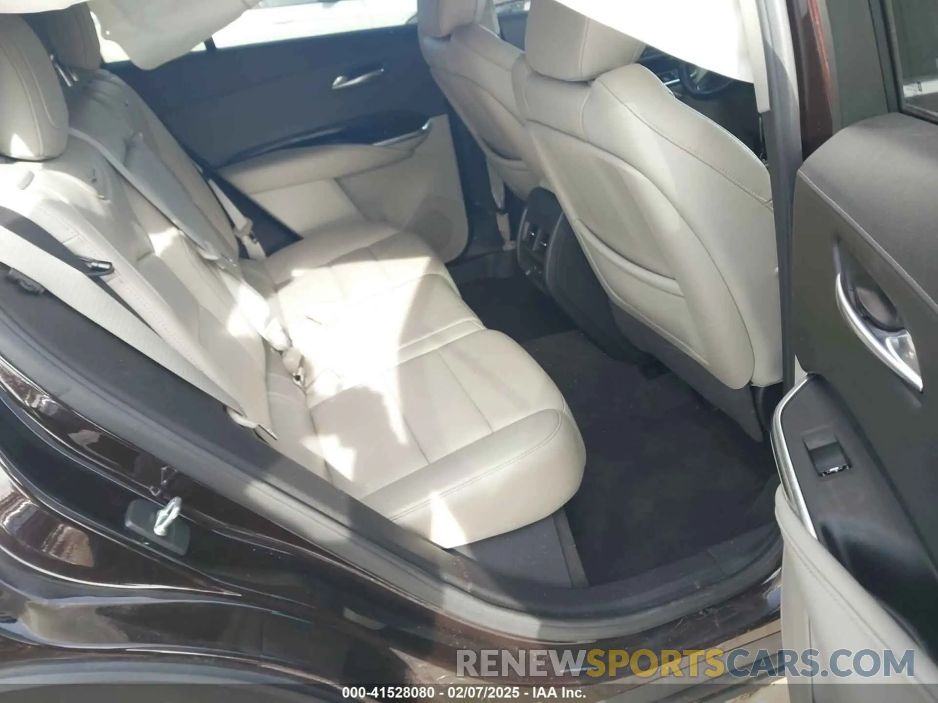 8 Photograph of a damaged car 1GYFZDR4XLF085471 CADILLAC XT4 2020