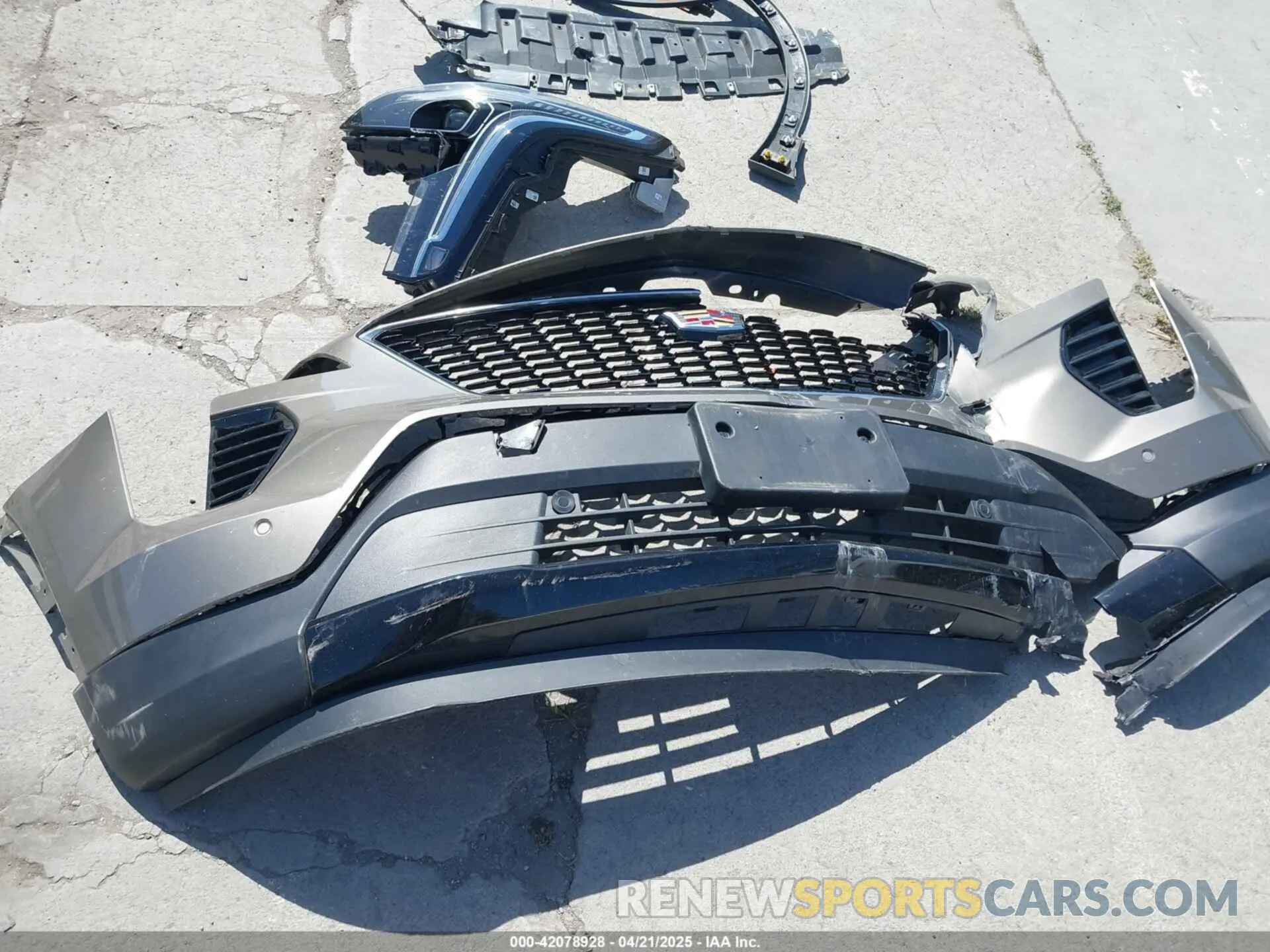 12 Photograph of a damaged car 1GYFZER4XLF032646 CADILLAC XT4 2020