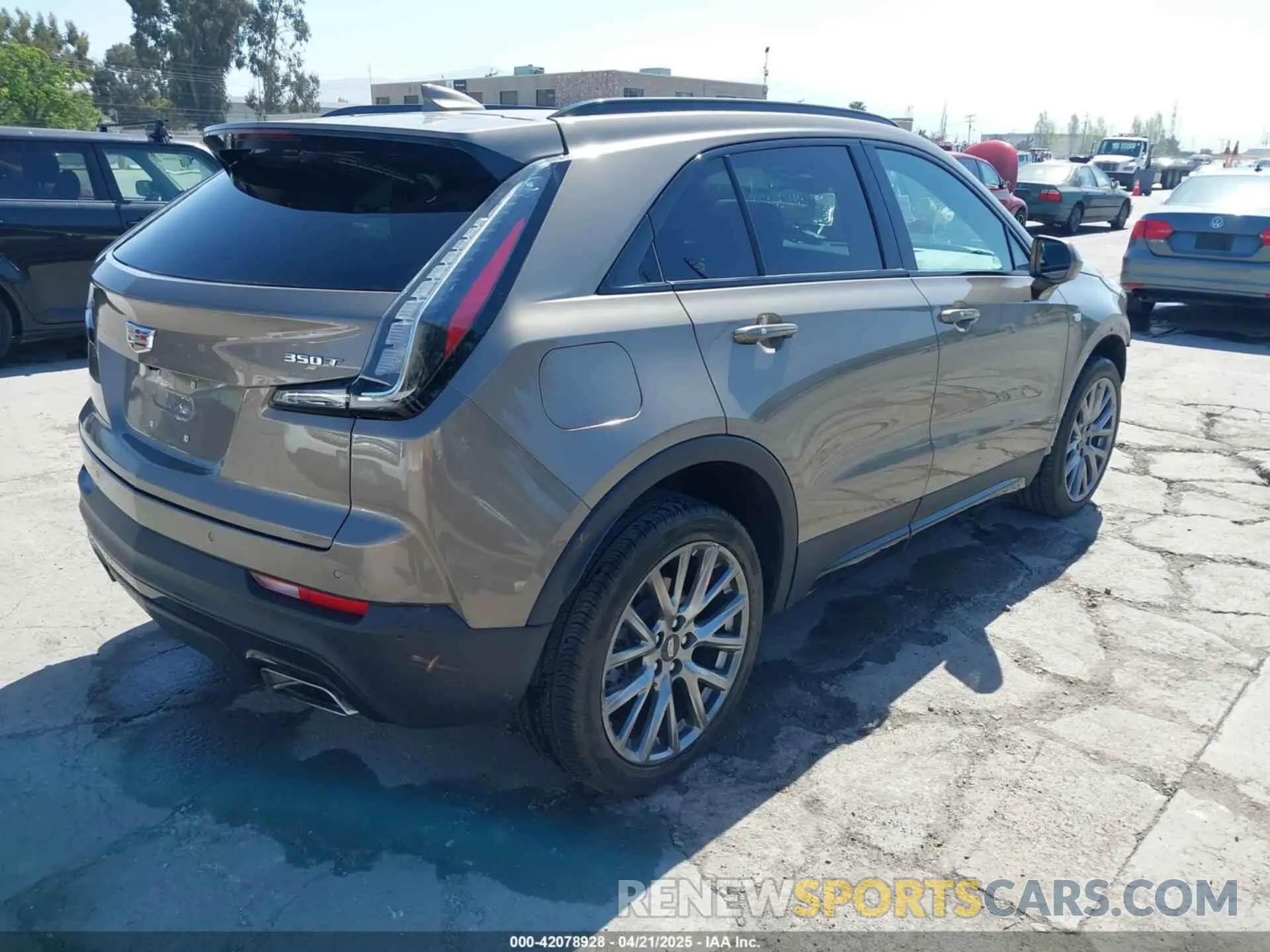 4 Photograph of a damaged car 1GYFZER4XLF032646 CADILLAC XT4 2020