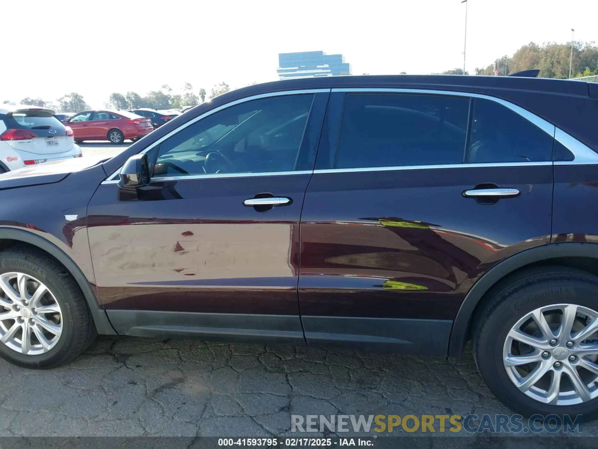 14 Photograph of a damaged car 1GYAZAR43MF043816 CADILLAC XT4 2021