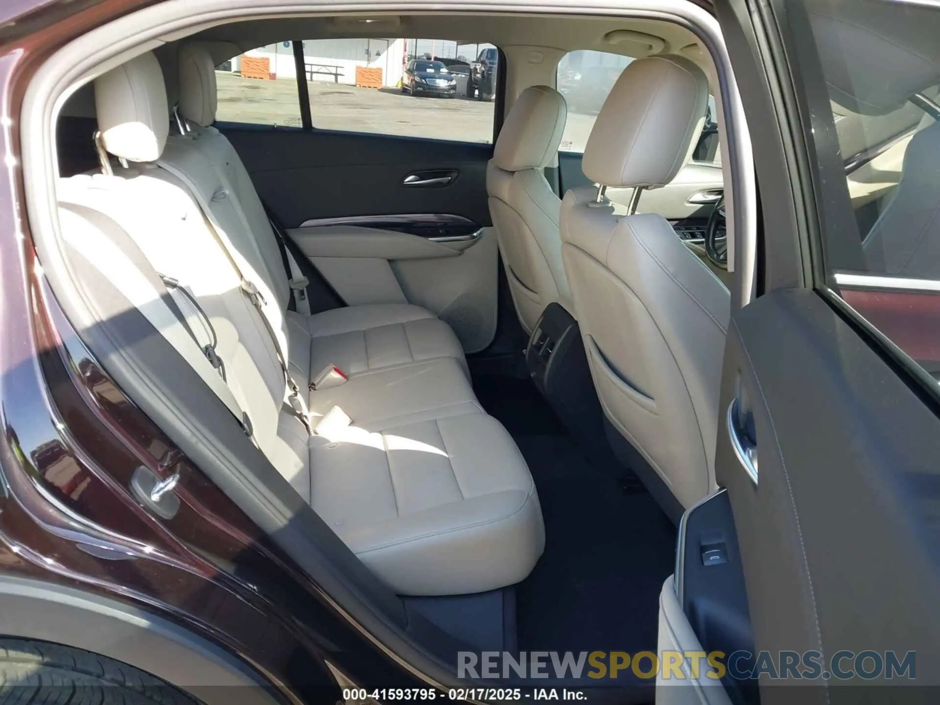8 Photograph of a damaged car 1GYAZAR43MF043816 CADILLAC XT4 2021