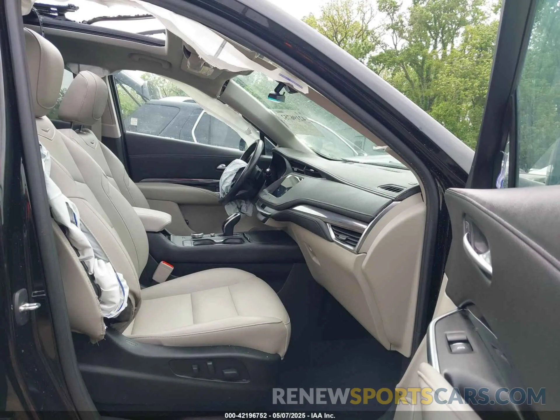 5 Photograph of a damaged car 1GYAZAR44MF004295 CADILLAC XT4 2021
