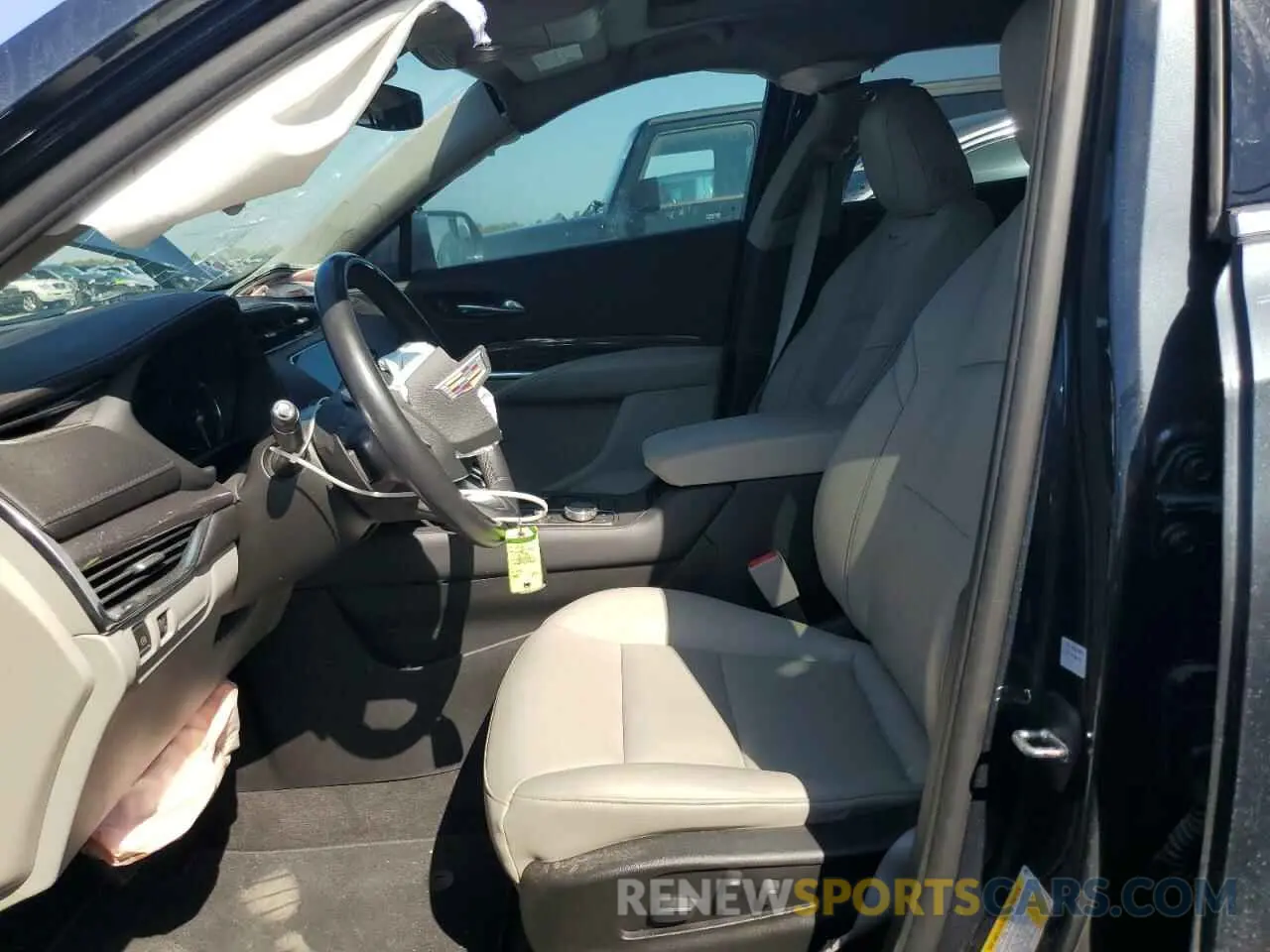 7 Photograph of a damaged car 1GYAZAR45MF000983 CADILLAC XT4 2021