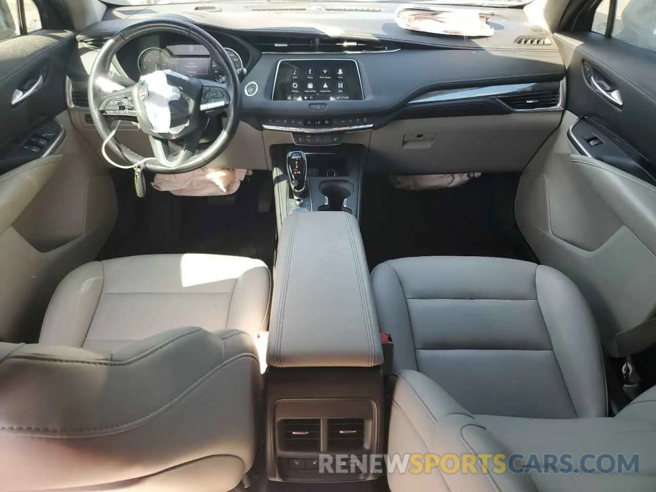 8 Photograph of a damaged car 1GYAZAR45MF000983 CADILLAC XT4 2021