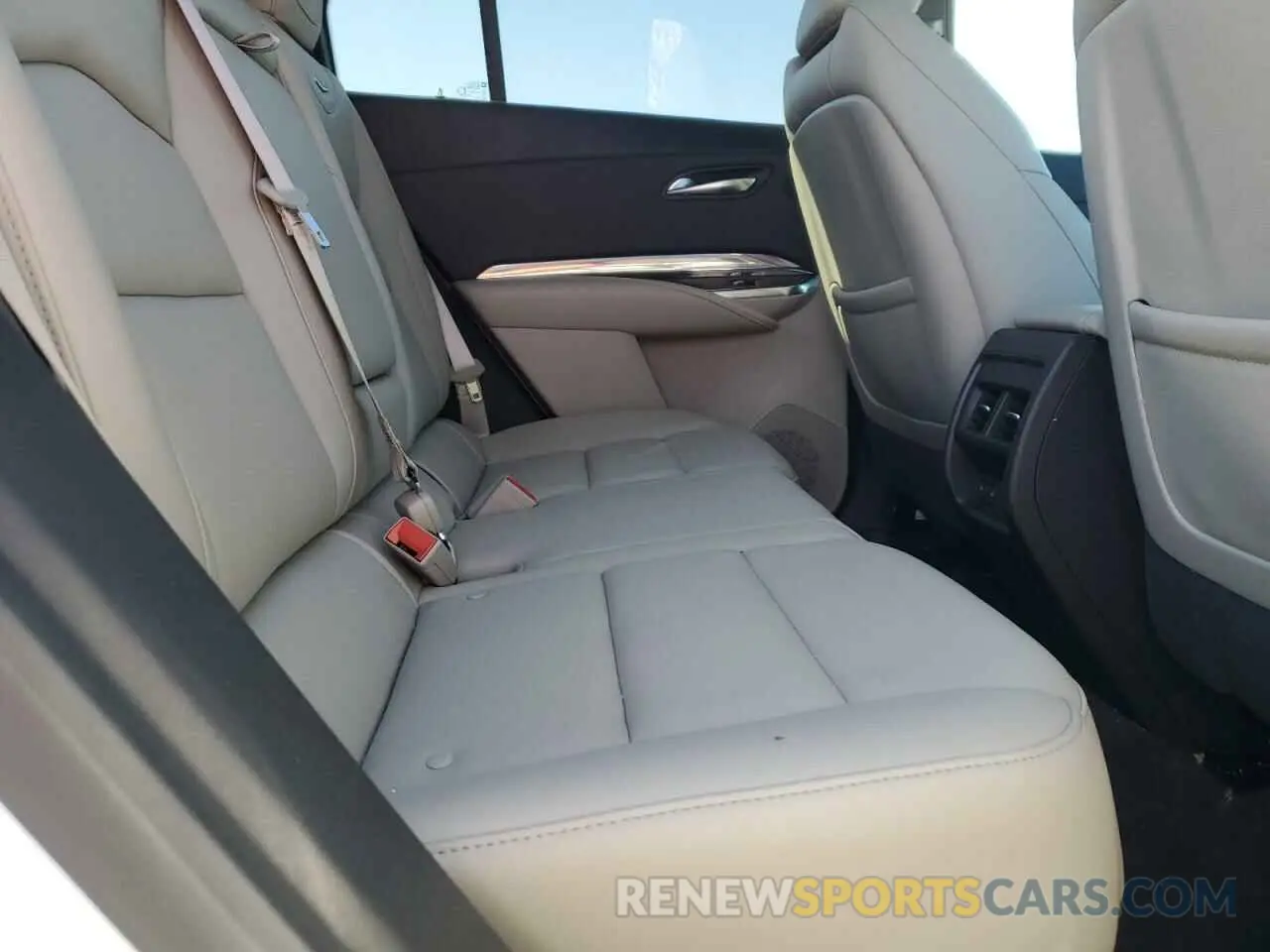 11 Photograph of a damaged car 1GYAZAR46MF000278 CADILLAC XT4 2021