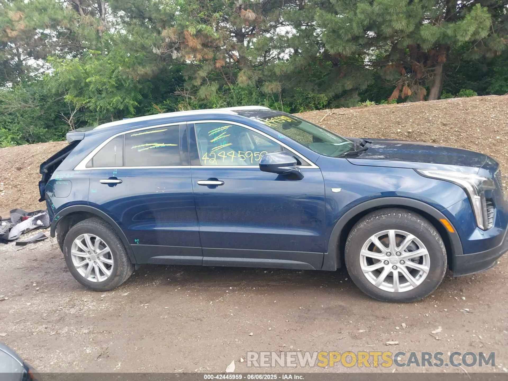 13 Photograph of a damaged car 1GYAZAR49MF022498 CADILLAC XT4 2021