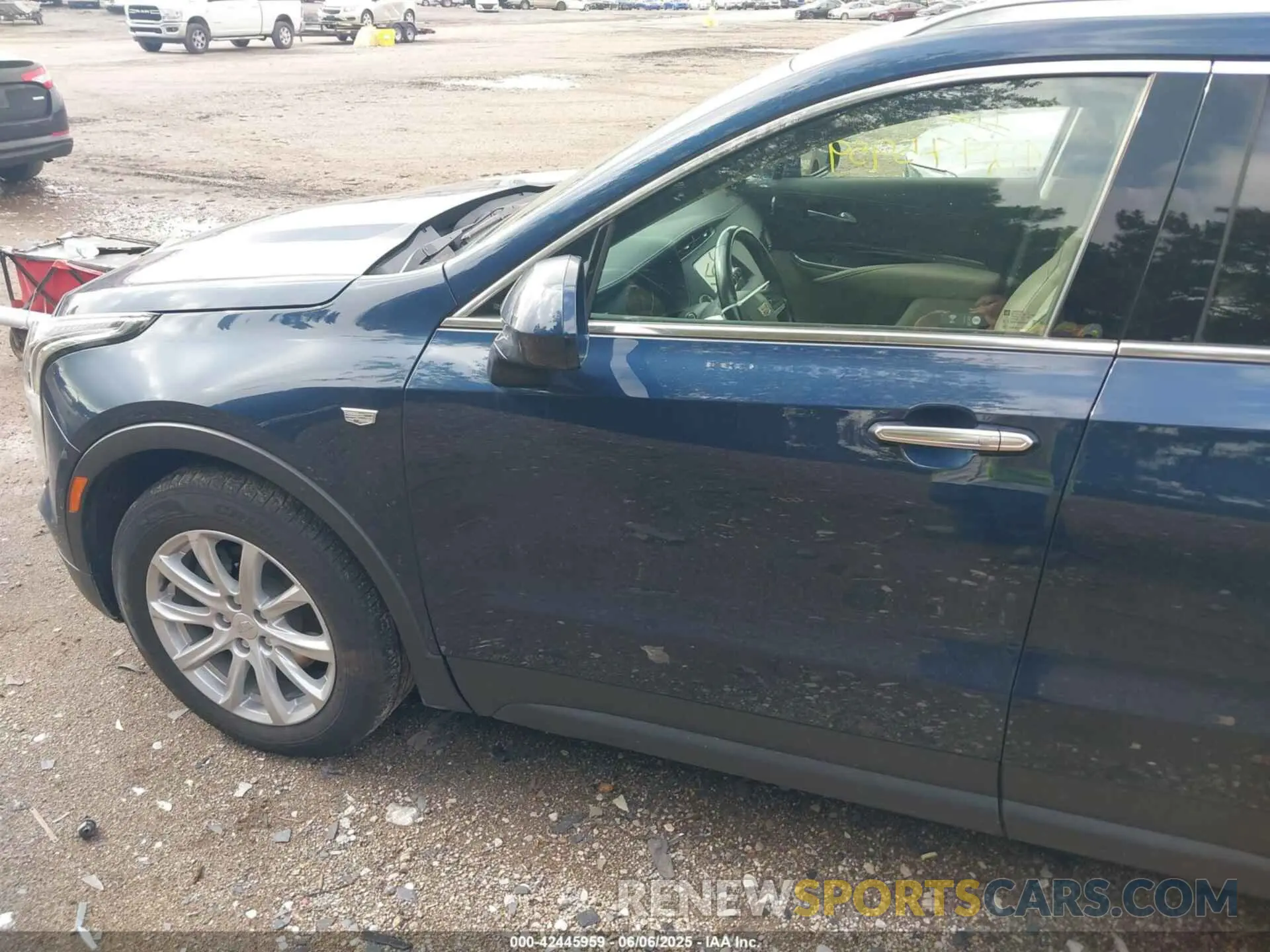 14 Photograph of a damaged car 1GYAZAR49MF022498 CADILLAC XT4 2021
