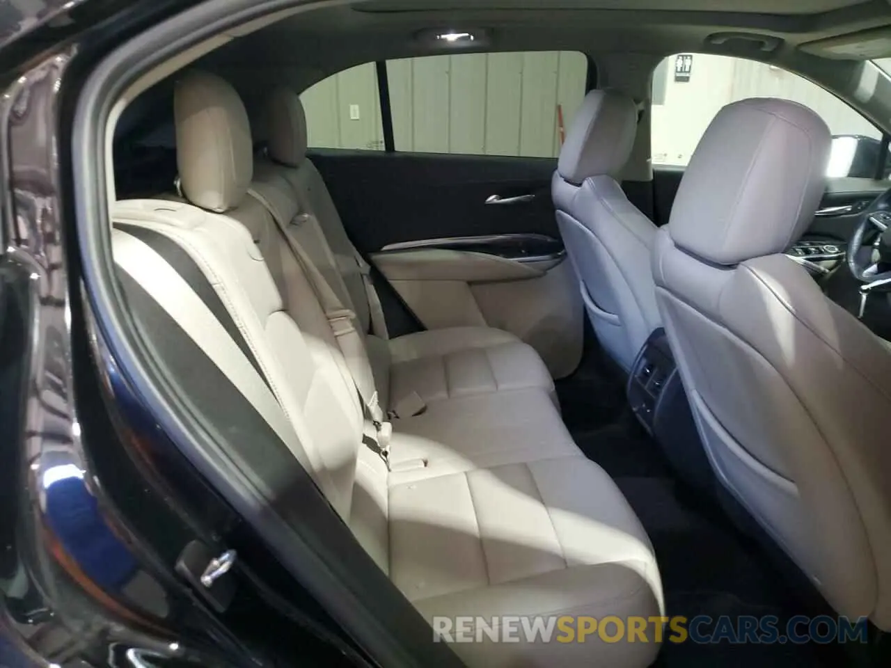 11 Photograph of a damaged car 1GYFZBR42MF055788 CADILLAC XT4 2021