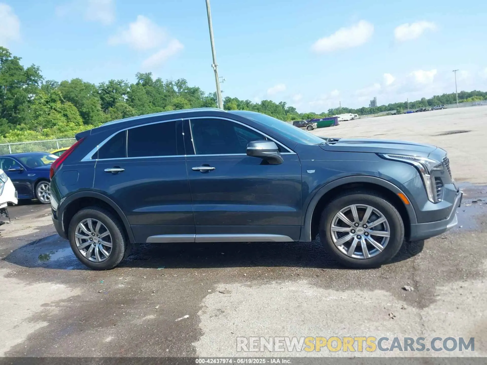 13 Photograph of a damaged car 1GYFZCR42MF007617 CADILLAC XT4 2021