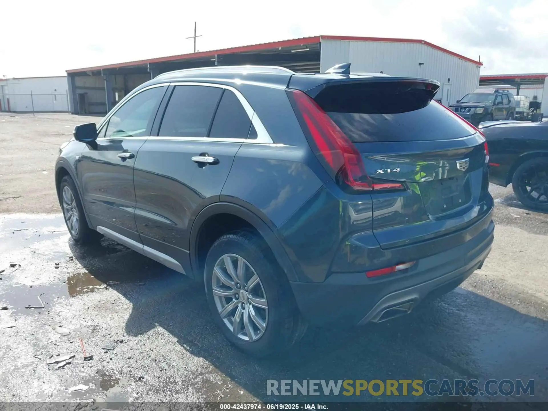 3 Photograph of a damaged car 1GYFZCR42MF007617 CADILLAC XT4 2021