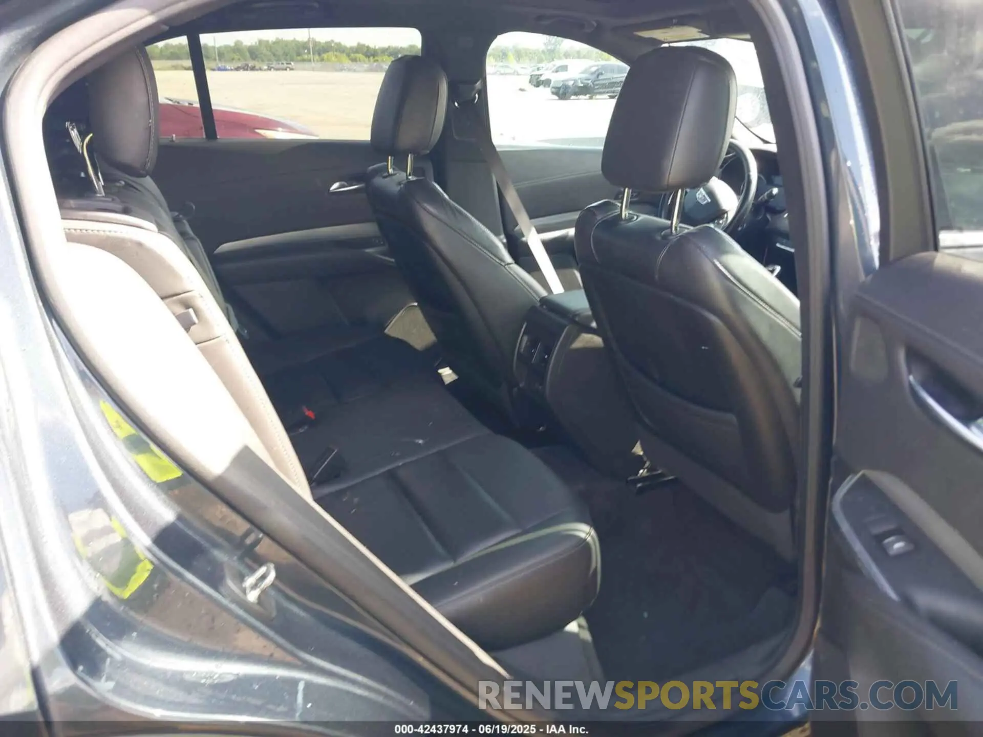 8 Photograph of a damaged car 1GYFZCR42MF007617 CADILLAC XT4 2021