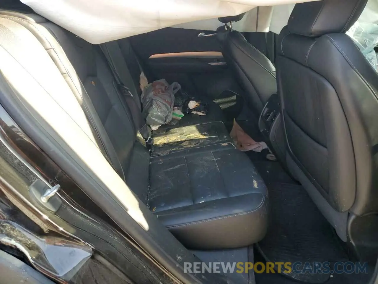 12 Photograph of a damaged car 1GYFZCR45MF002654 CADILLAC XT4 2021