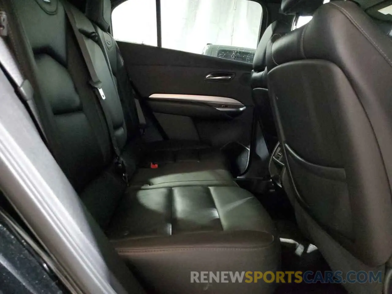 11 Photograph of a damaged car 1GYFZDR41MF001099 CADILLAC XT4 2021