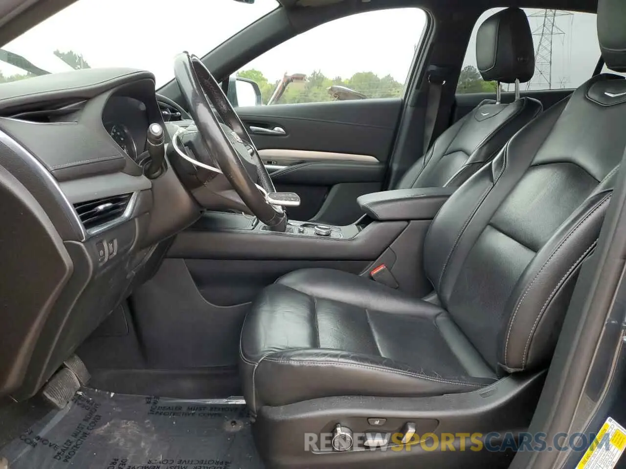 7 Photograph of a damaged car 1GYFZDR4XMF000937 CADILLAC XT4 2021