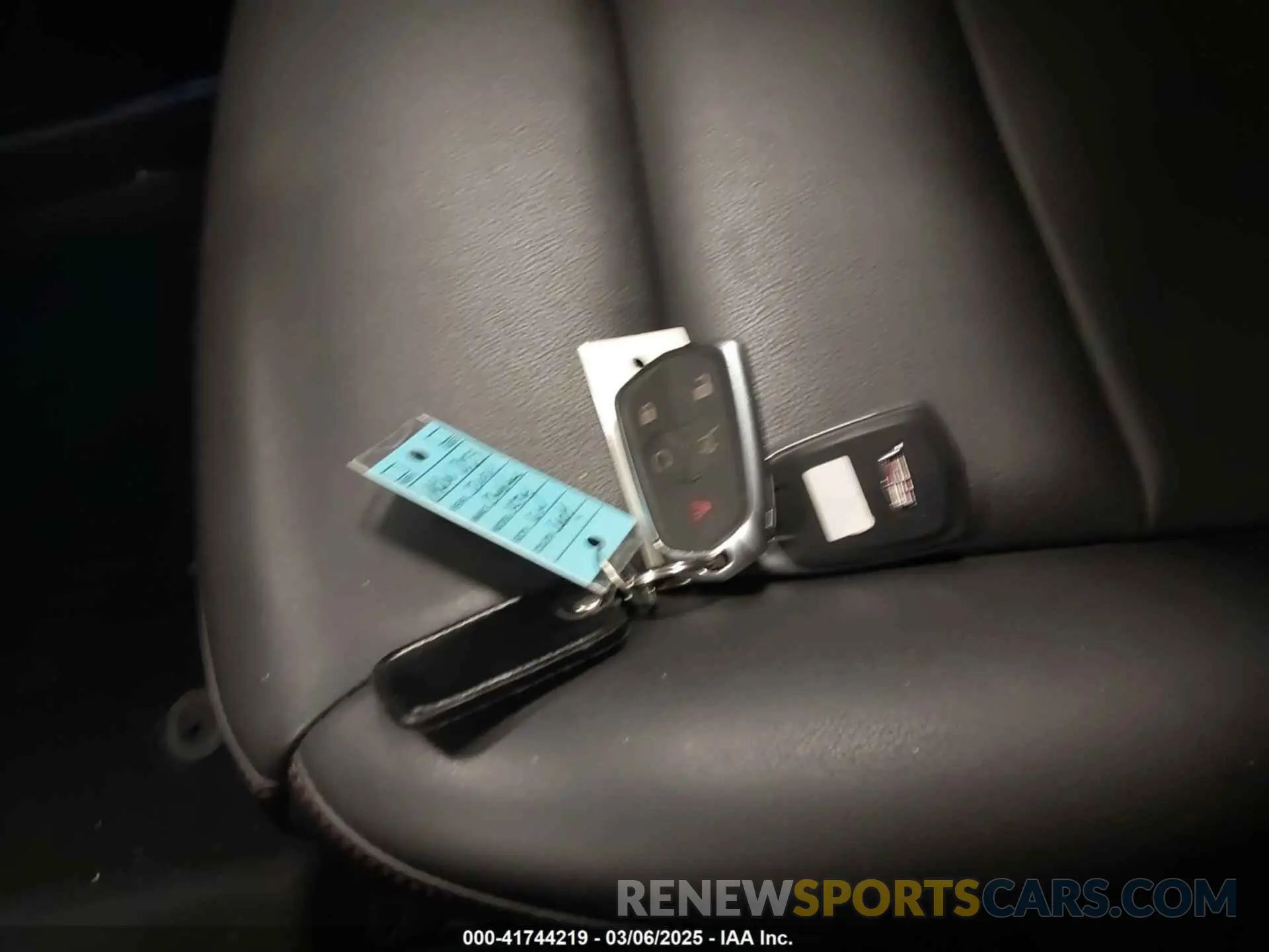 11 Photograph of a damaged car 1GYFZER40MF061378 CADILLAC XT4 2021