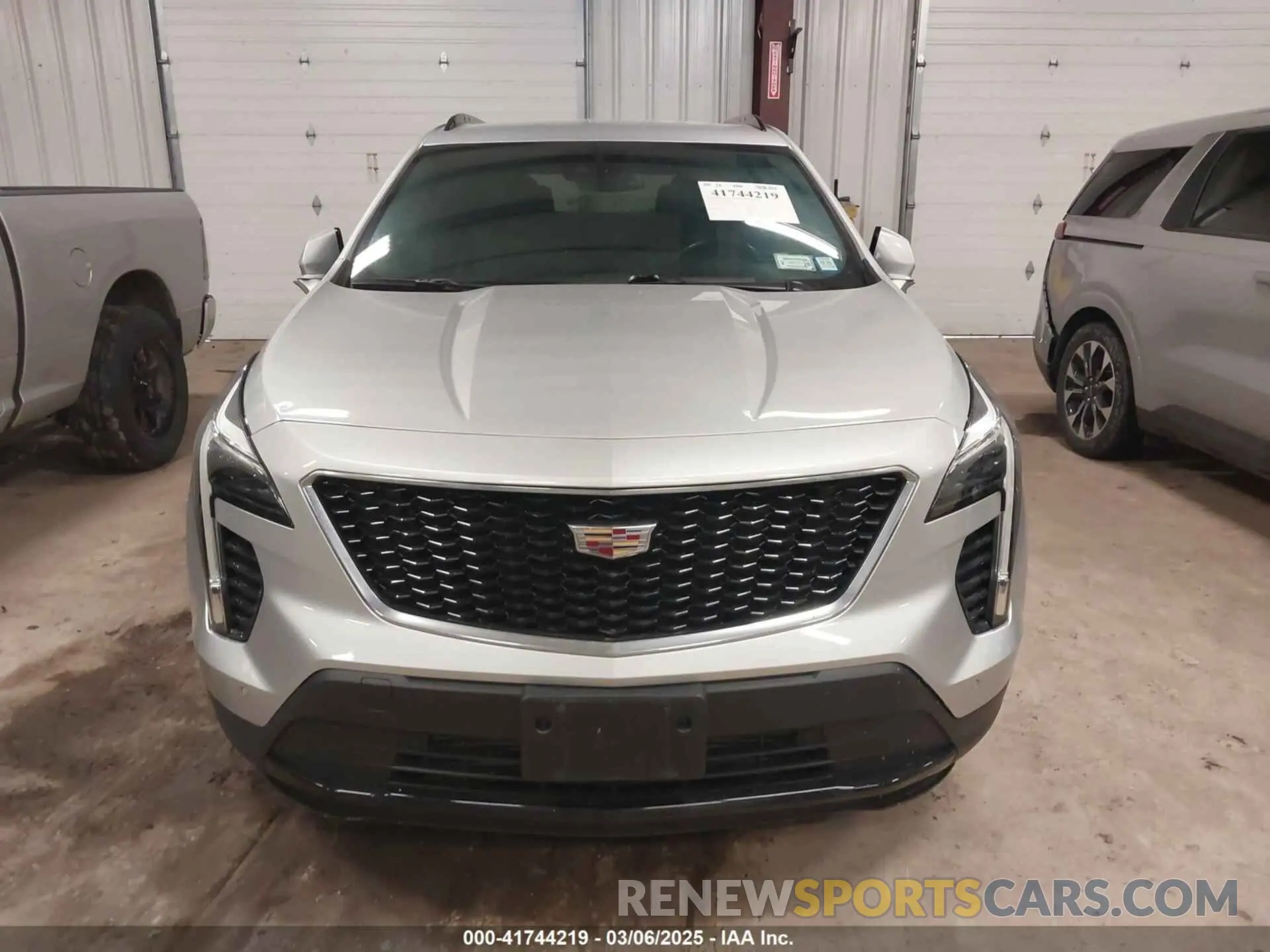 12 Photograph of a damaged car 1GYFZER40MF061378 CADILLAC XT4 2021