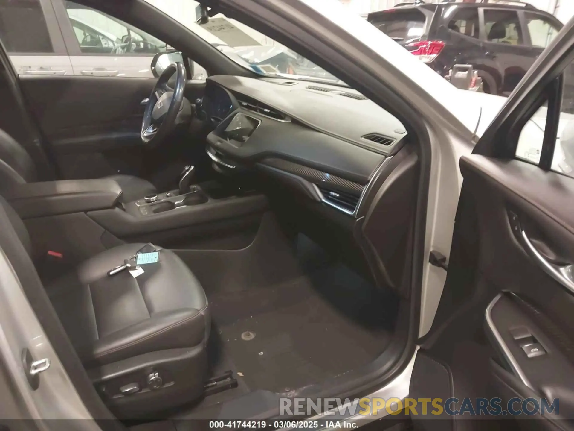 5 Photograph of a damaged car 1GYFZER40MF061378 CADILLAC XT4 2021