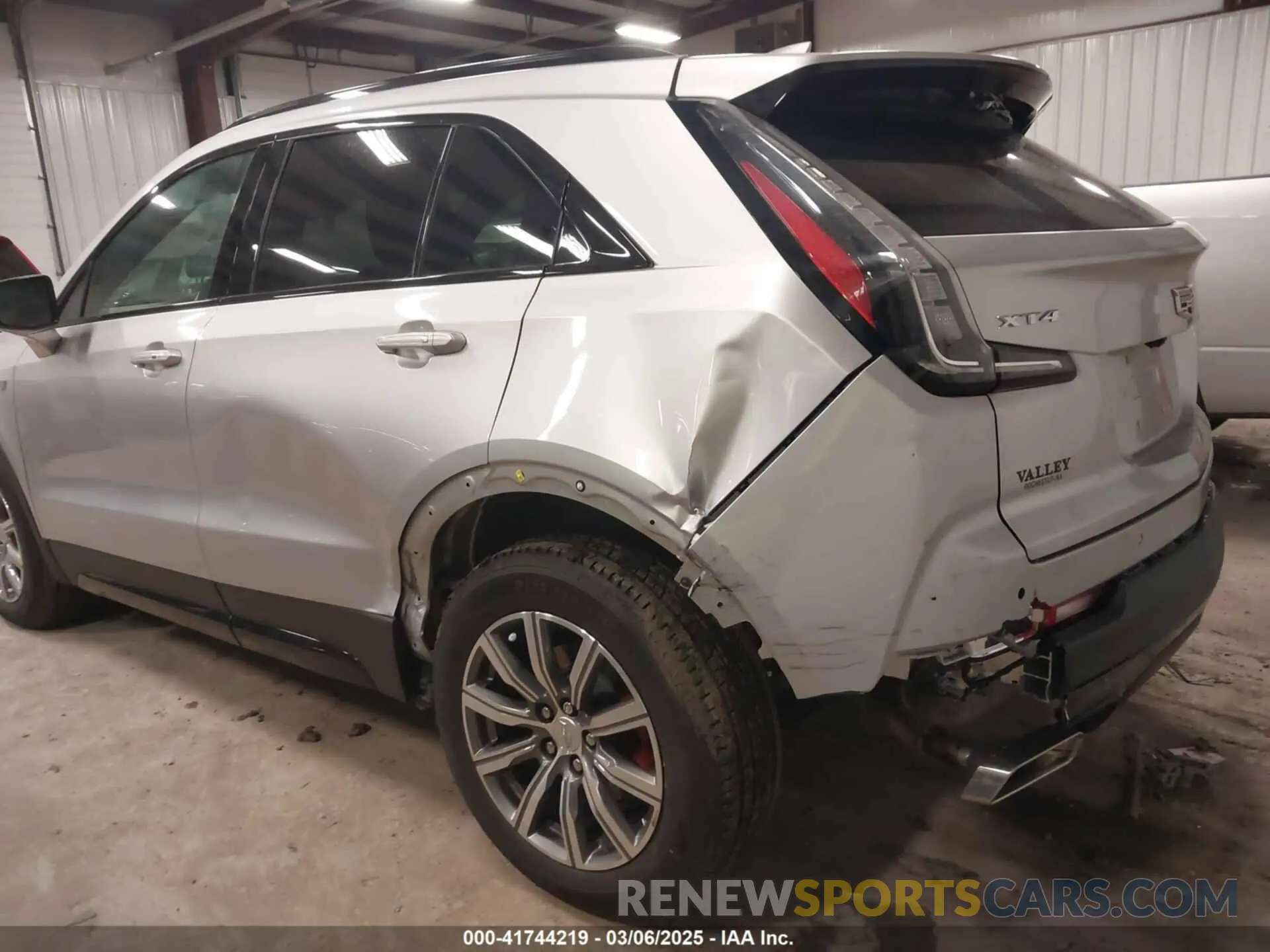 6 Photograph of a damaged car 1GYFZER40MF061378 CADILLAC XT4 2021