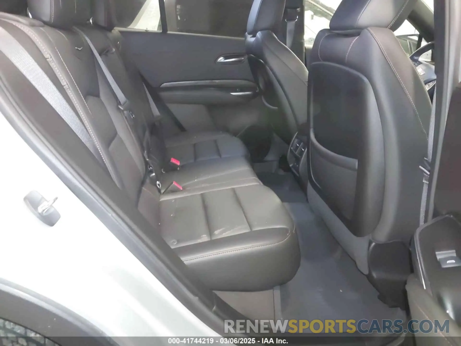 8 Photograph of a damaged car 1GYFZER40MF061378 CADILLAC XT4 2021