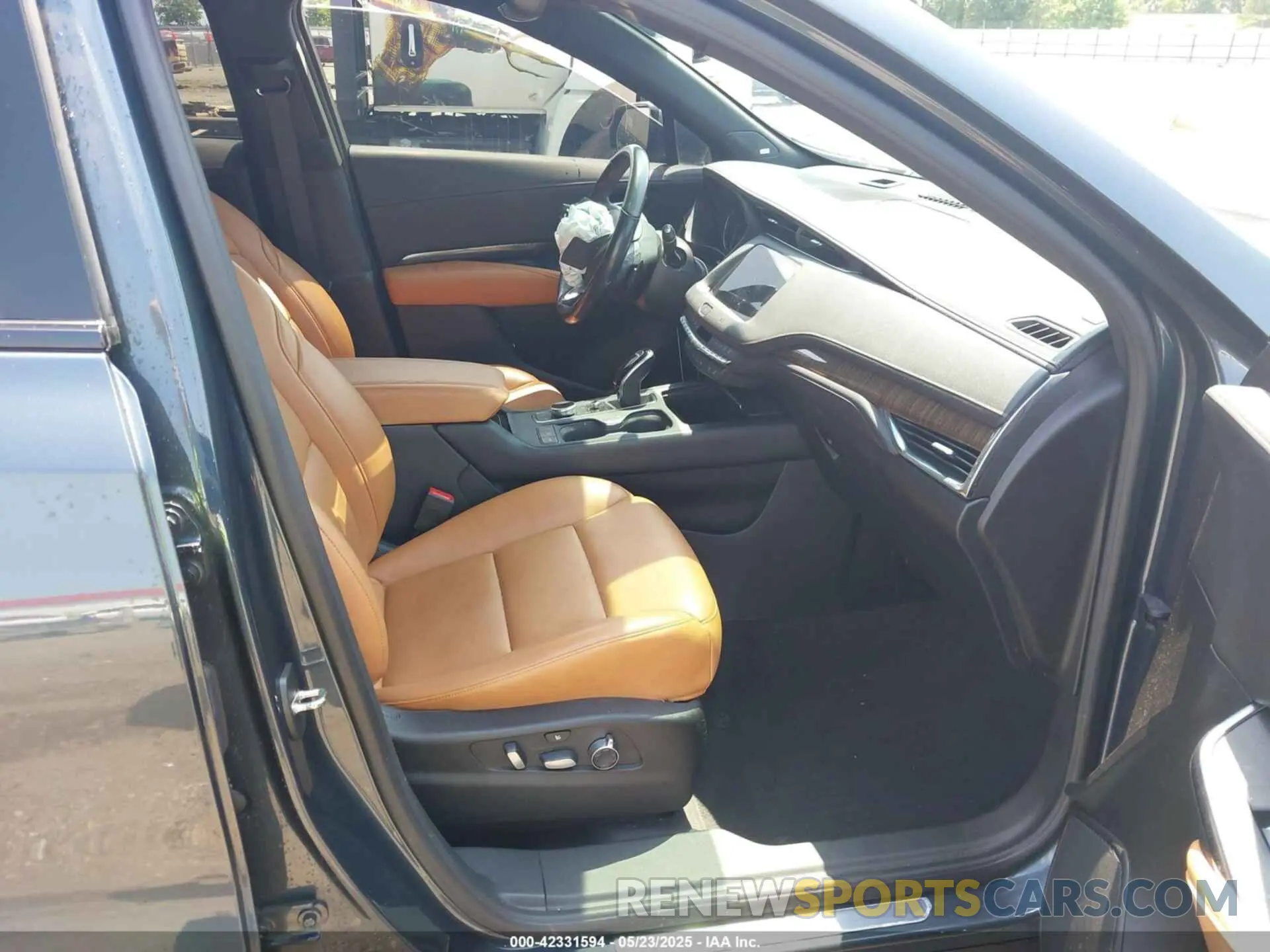 5 Photograph of a damaged car 1GYFZER41MF079193 CADILLAC XT4 2021