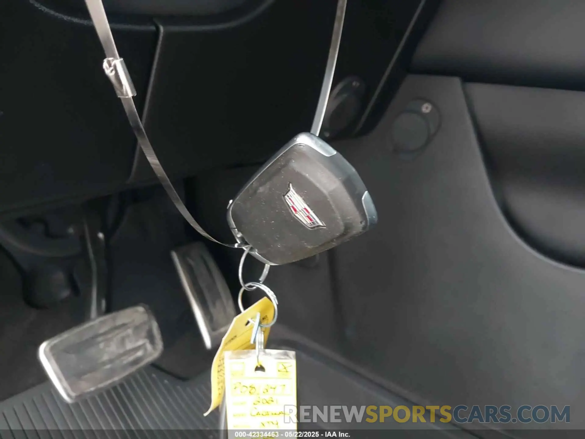11 Photograph of a damaged car 1GYFZER48MF081247 CADILLAC XT4 2021