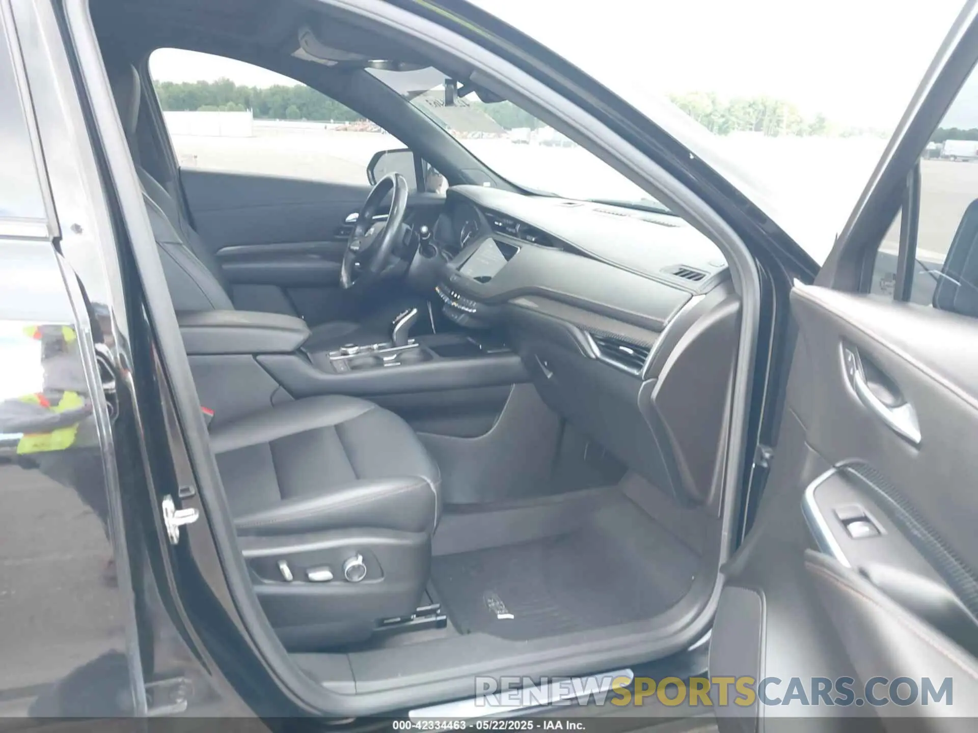 5 Photograph of a damaged car 1GYFZER48MF081247 CADILLAC XT4 2021