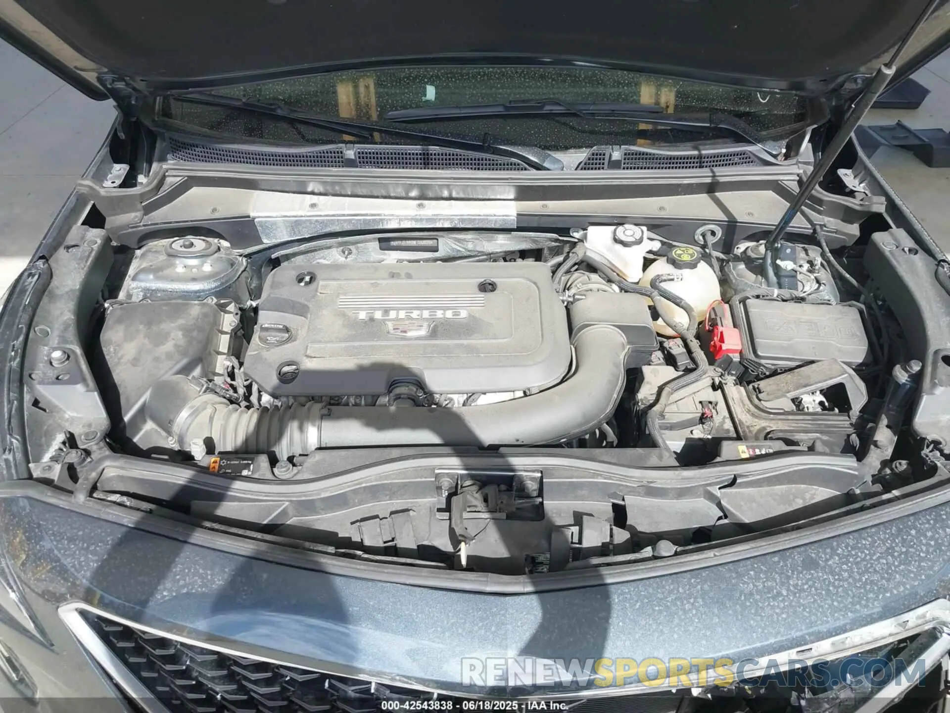 10 Photograph of a damaged car 1GYFZFR40MF032839 CADILLAC XT4 2021