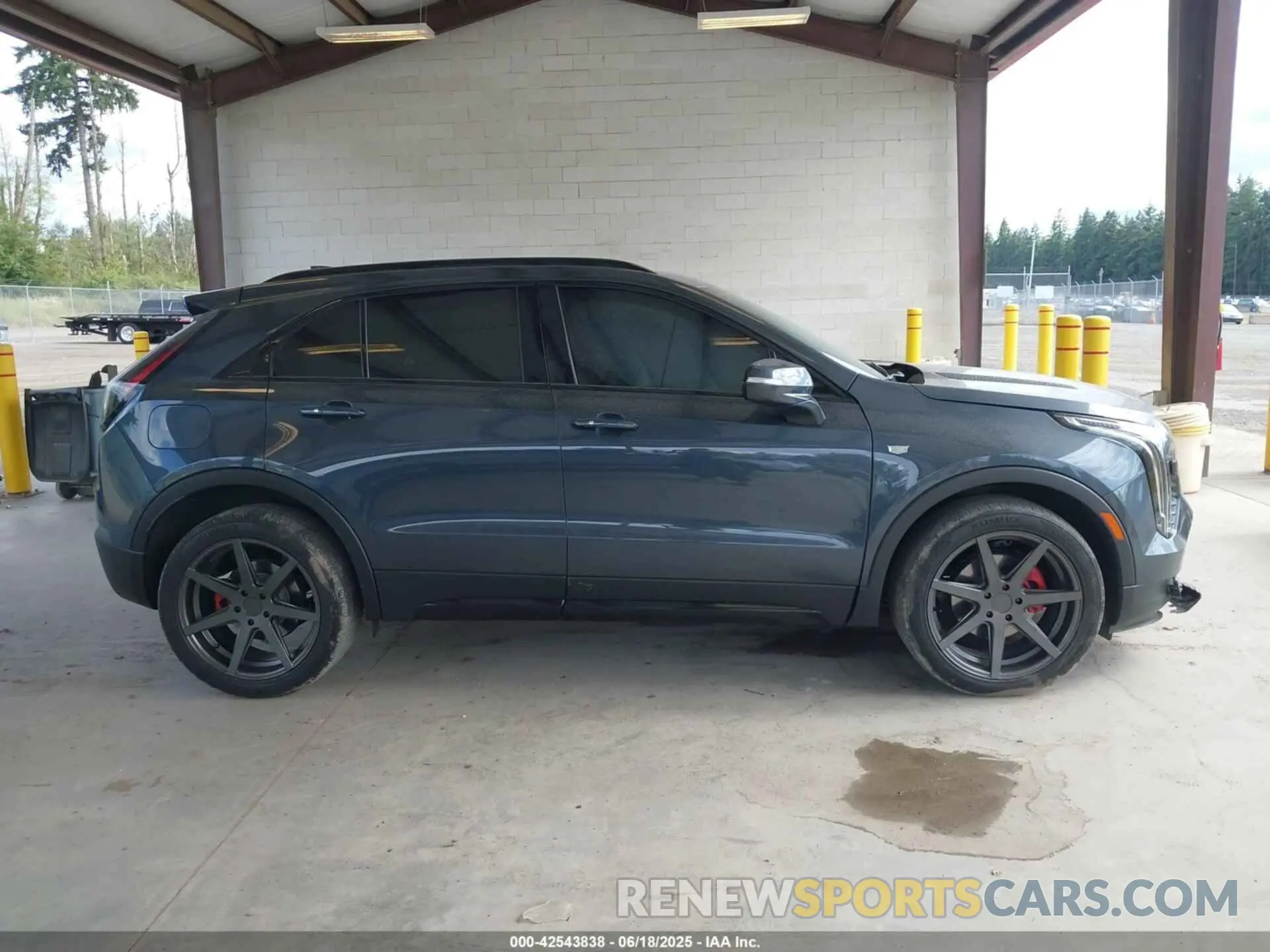 13 Photograph of a damaged car 1GYFZFR40MF032839 CADILLAC XT4 2021