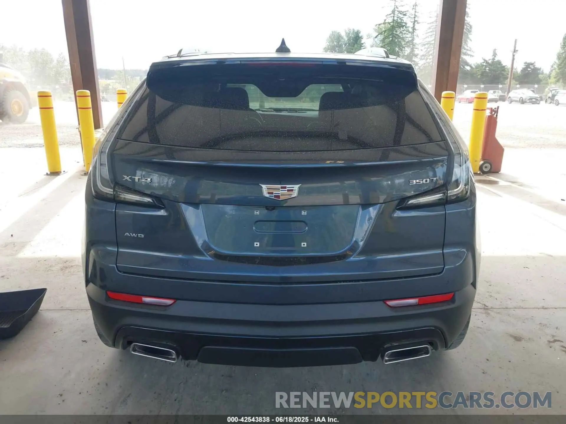 16 Photograph of a damaged car 1GYFZFR40MF032839 CADILLAC XT4 2021