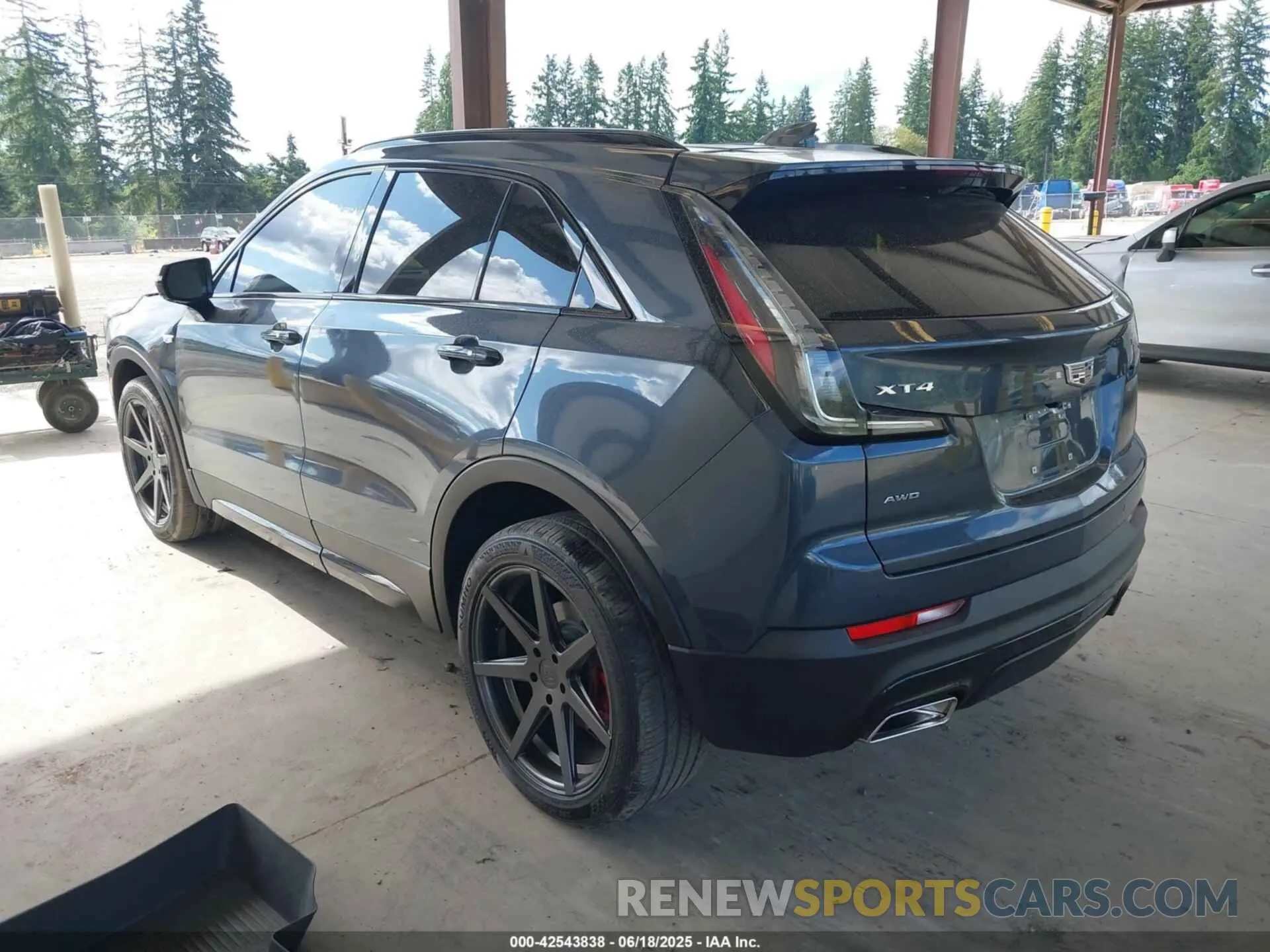 3 Photograph of a damaged car 1GYFZFR40MF032839 CADILLAC XT4 2021