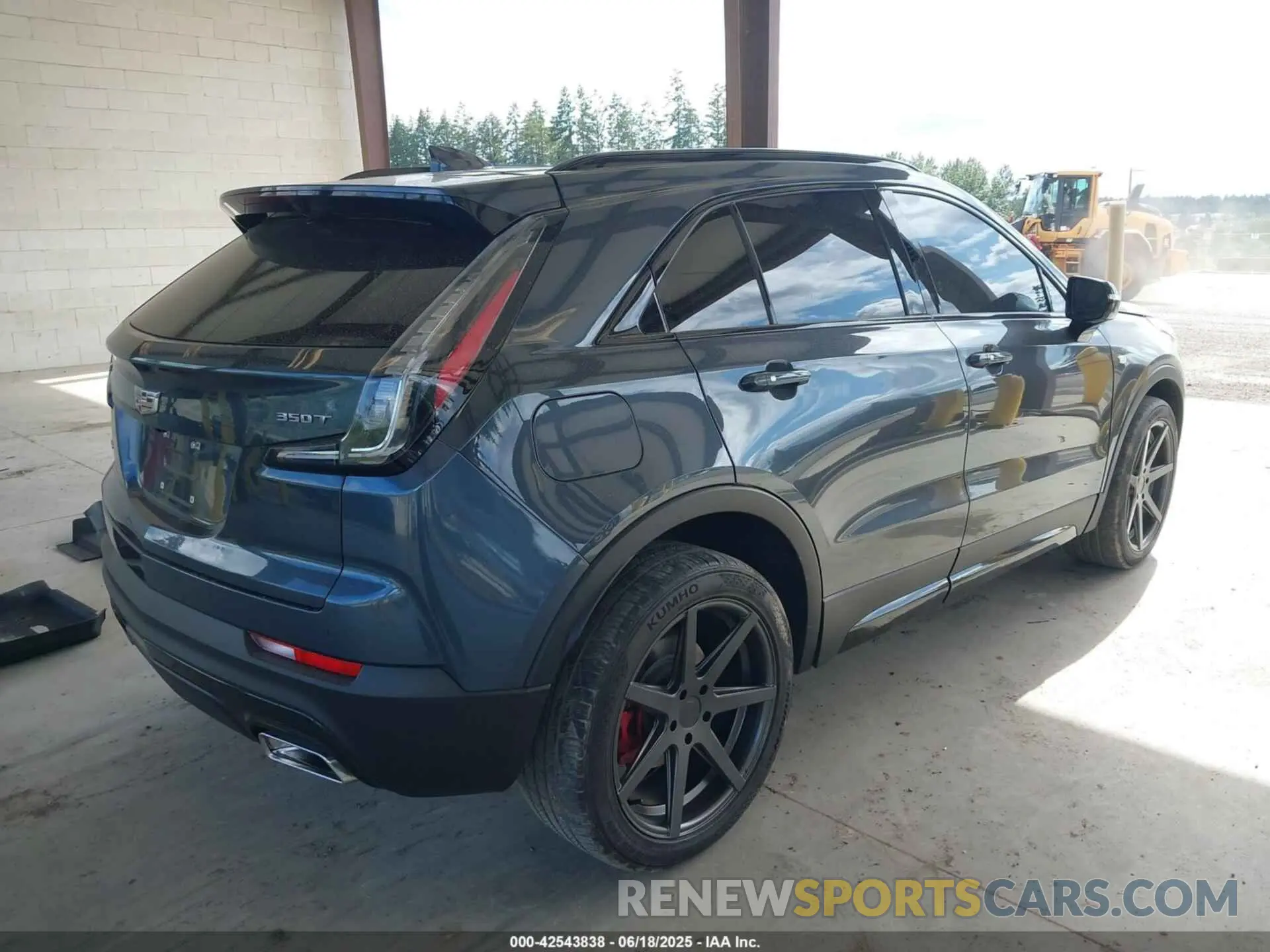 4 Photograph of a damaged car 1GYFZFR40MF032839 CADILLAC XT4 2021