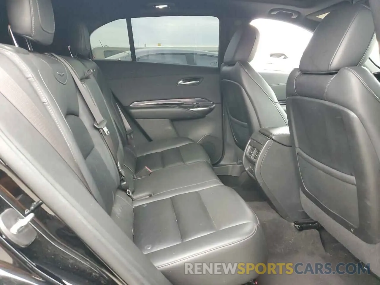 11 Photograph of a damaged car 1GYAZAR42NF120533 CADILLAC XT4 2022
