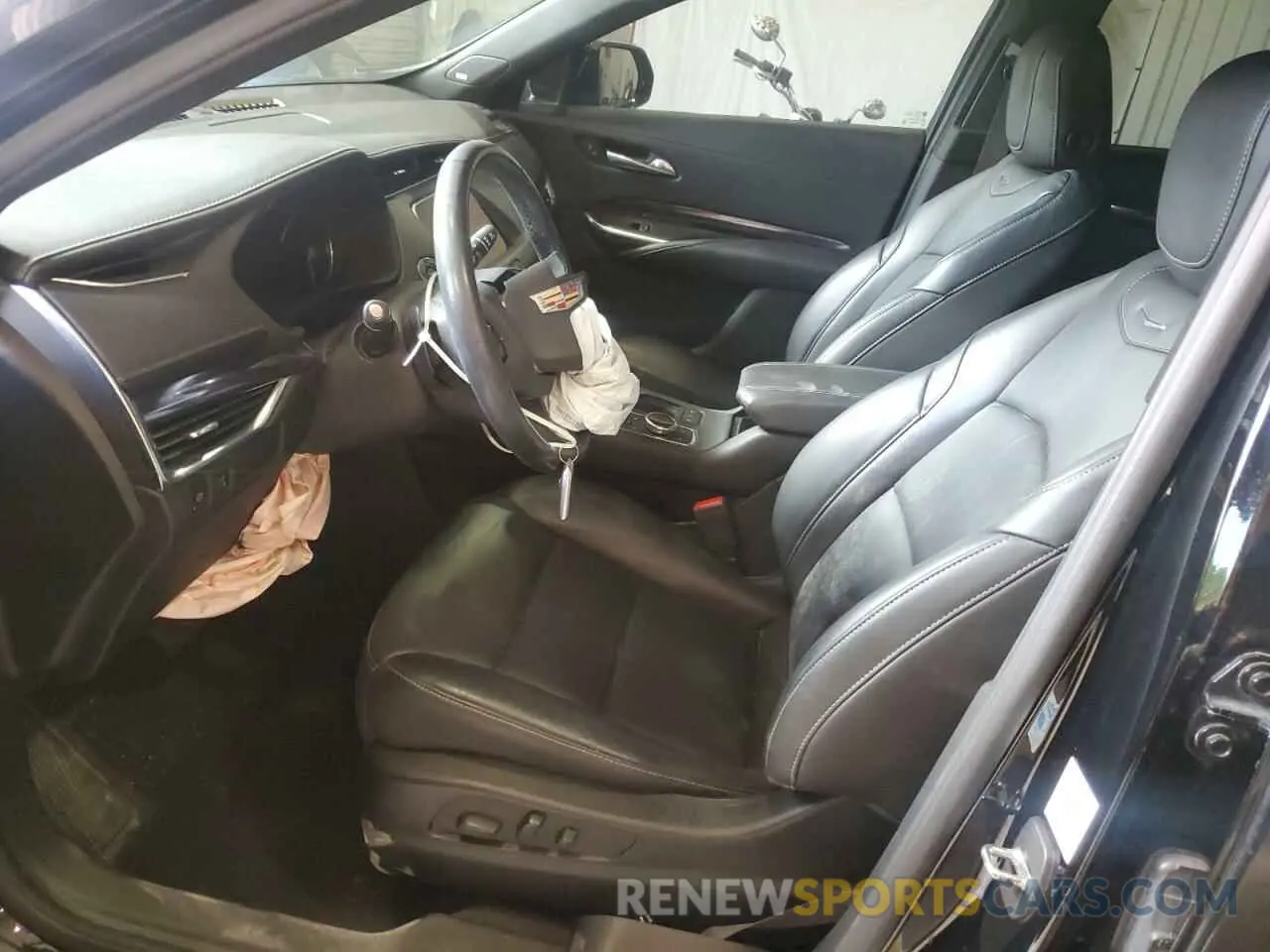 7 Photograph of a damaged car 1GYAZAR45NF124737 CADILLAC XT4 2022