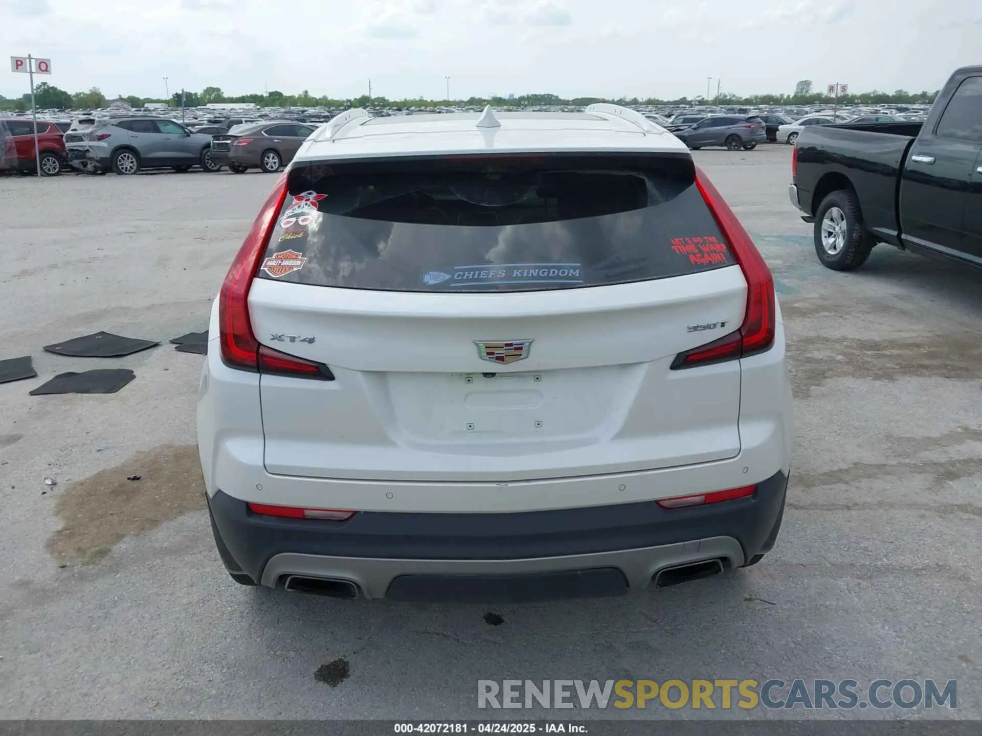16 Photograph of a damaged car 1GYFZCR44NF144494 CADILLAC XT4 2022