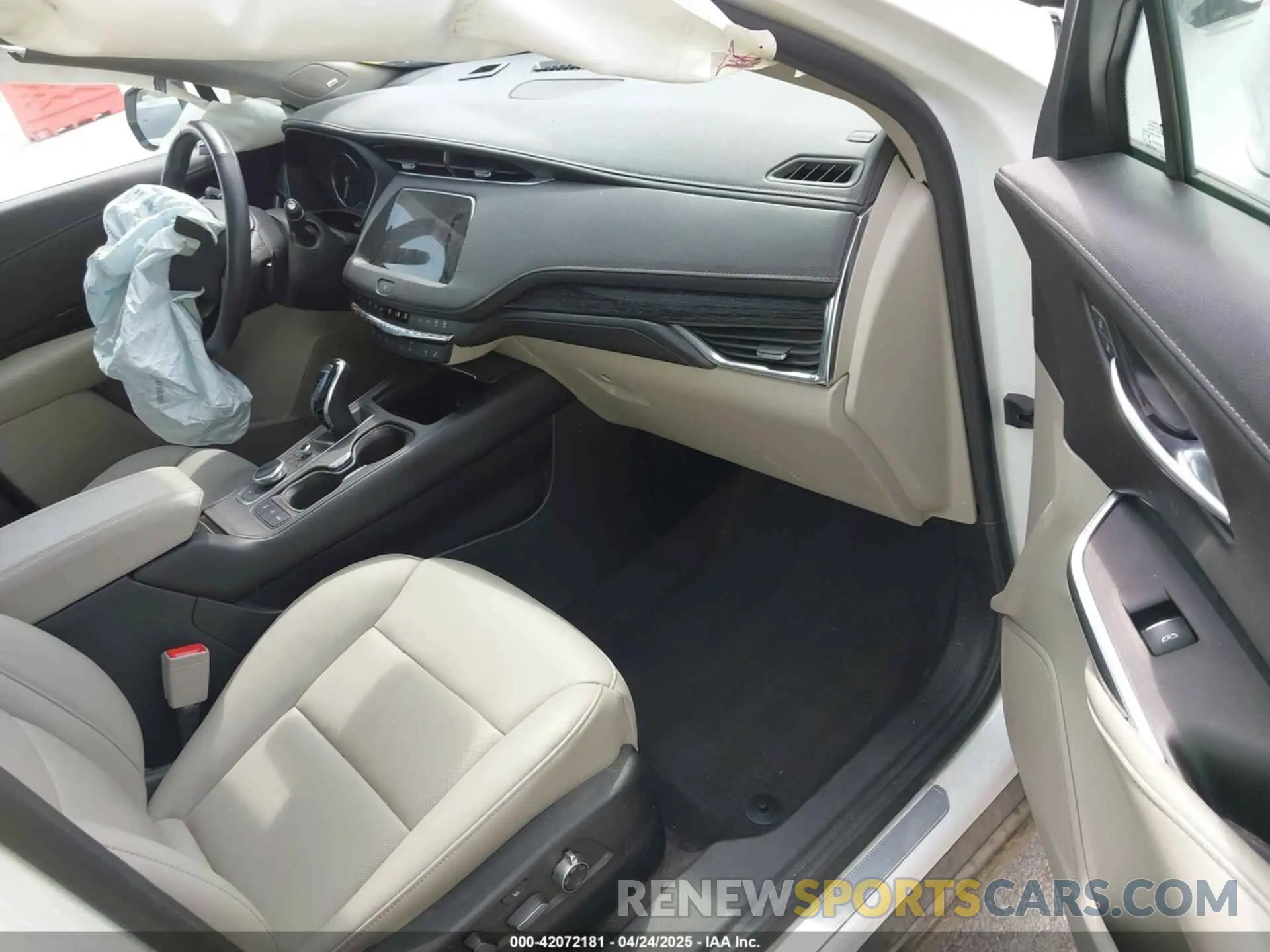 5 Photograph of a damaged car 1GYFZCR44NF144494 CADILLAC XT4 2022