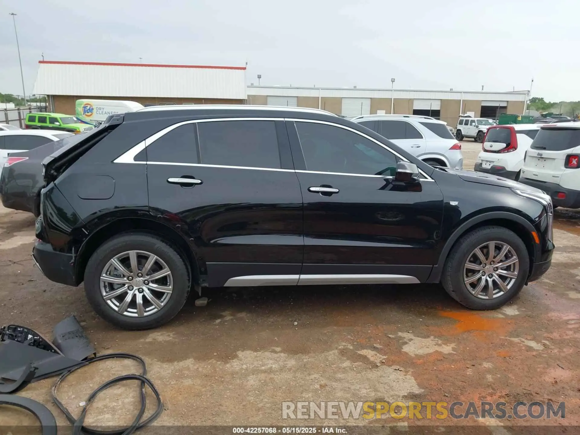 14 Photograph of a damaged car 1GYFZCR44NF169492 CADILLAC XT4 2022