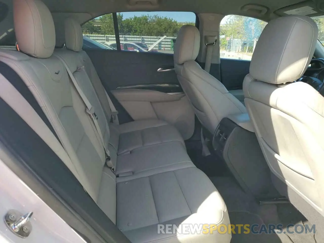 11 Photograph of a damaged car 1GYFZCR45NF100049 CADILLAC XT4 2022