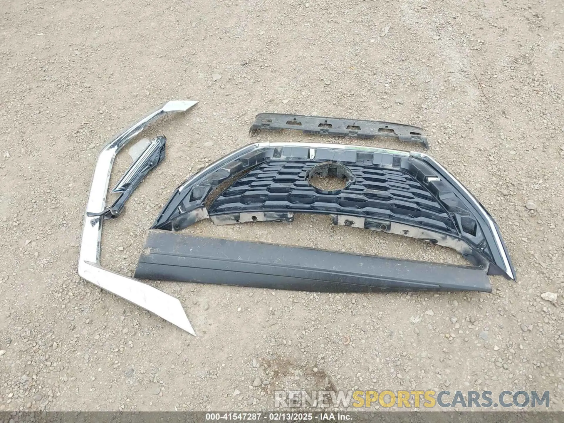 11 Photograph of a damaged car 1GYFZCR47NF110128 CADILLAC XT4 2022