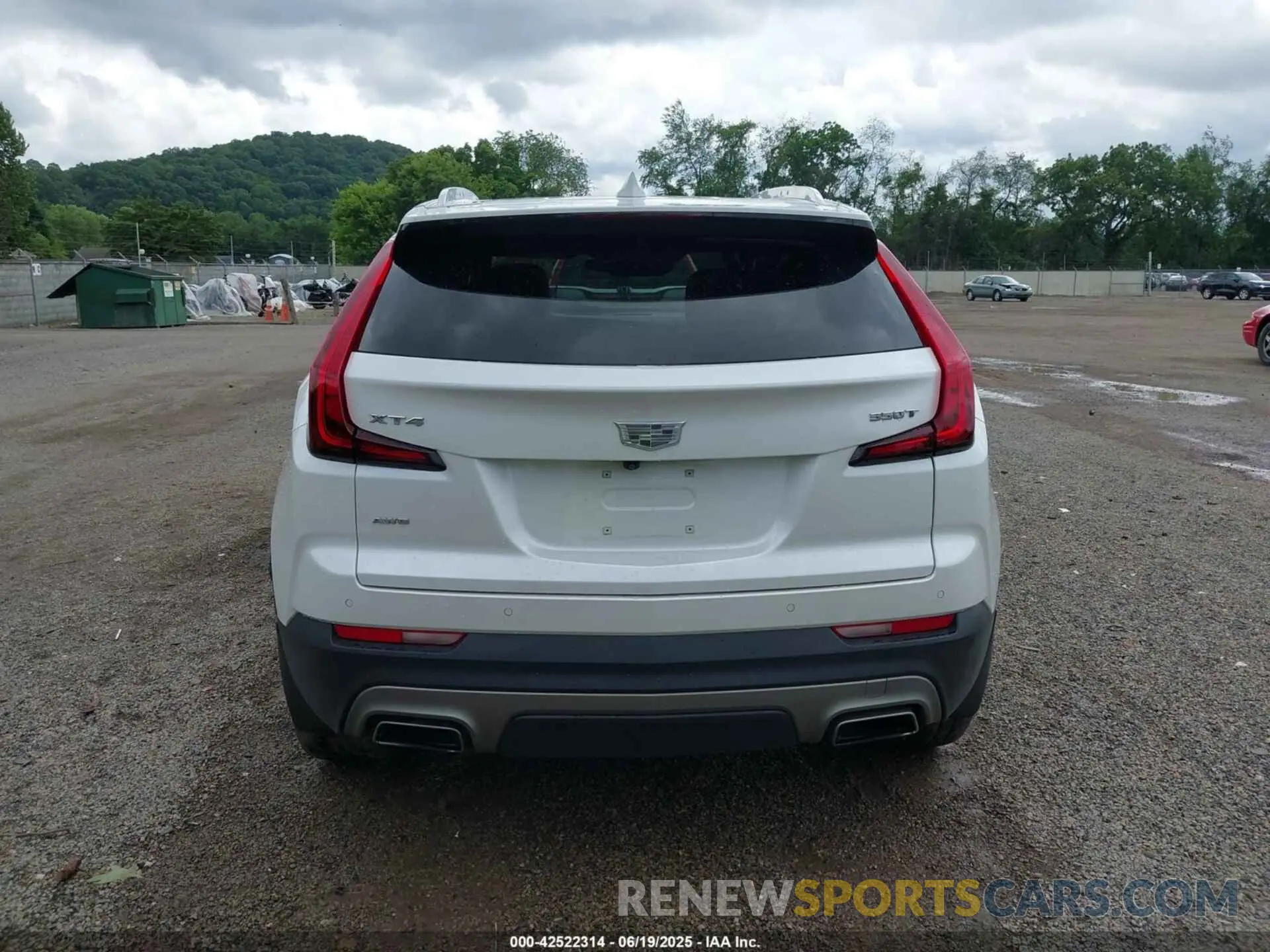 16 Photograph of a damaged car 1GYFZDR42NF128199 CADILLAC XT4 2022