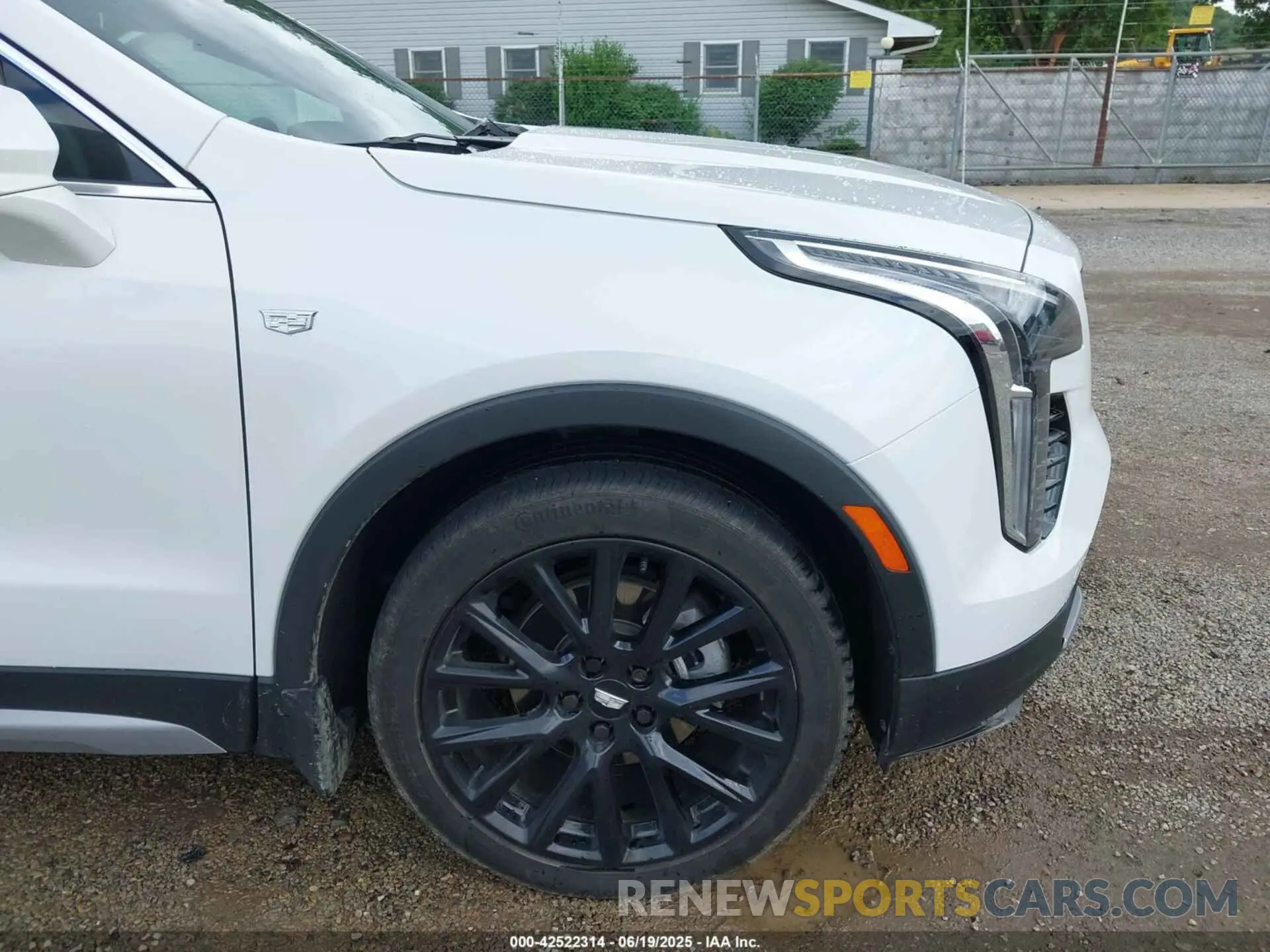 18 Photograph of a damaged car 1GYFZDR42NF128199 CADILLAC XT4 2022