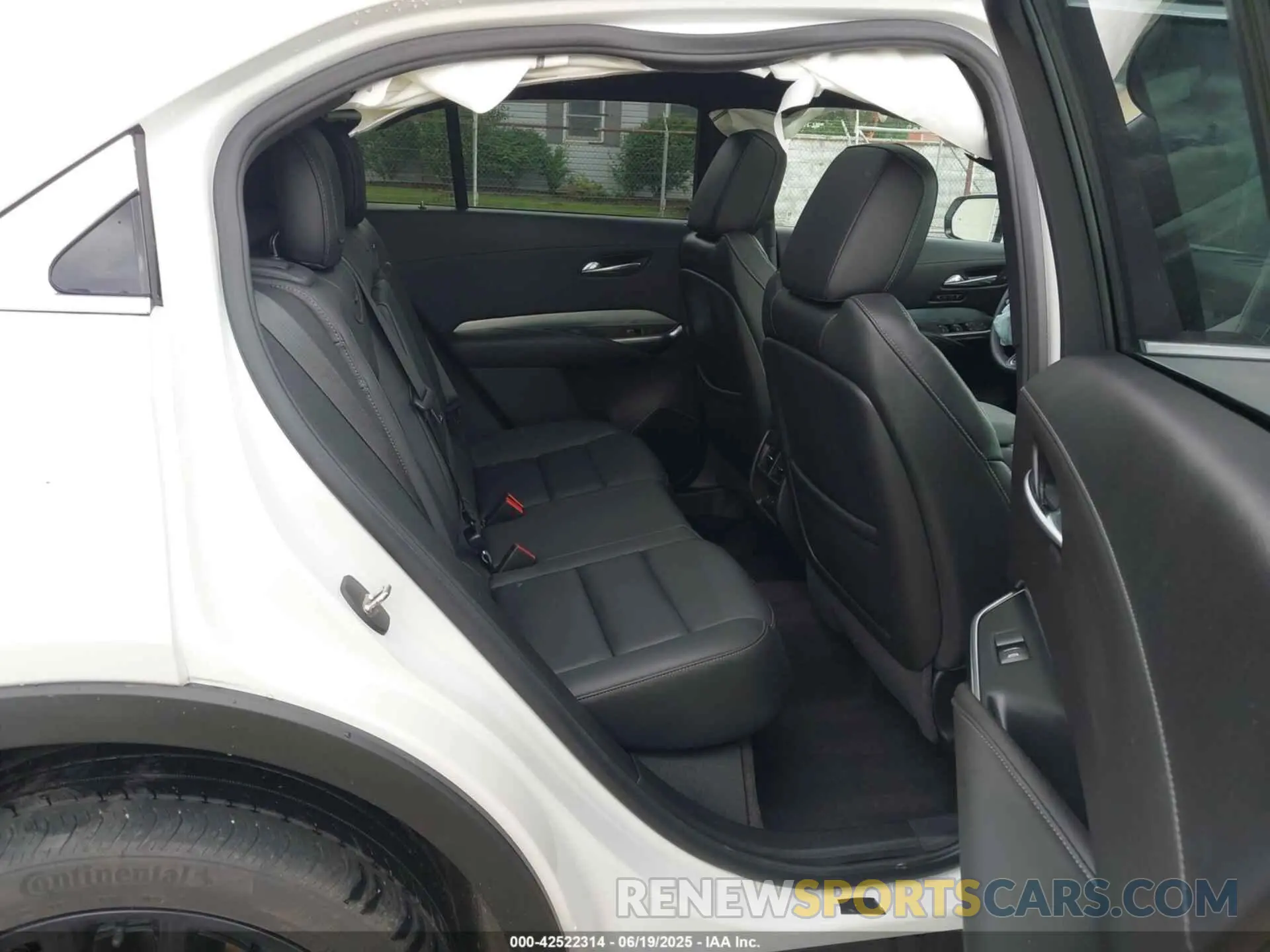 8 Photograph of a damaged car 1GYFZDR42NF128199 CADILLAC XT4 2022