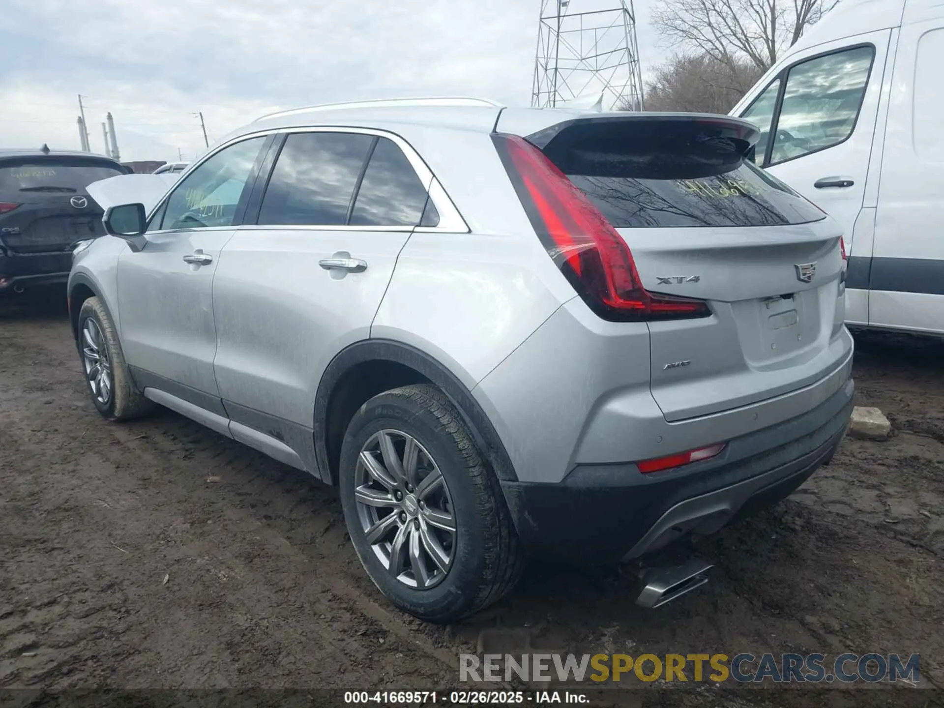 3 Photograph of a damaged car 1GYFZDR43NF152561 CADILLAC XT4 2022