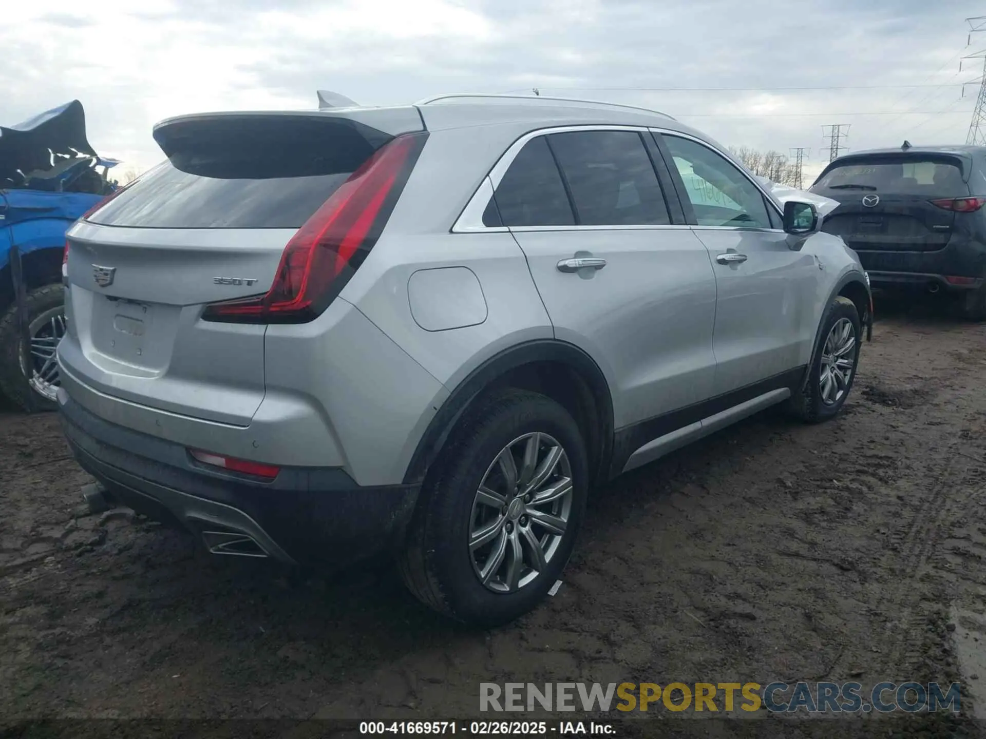 4 Photograph of a damaged car 1GYFZDR43NF152561 CADILLAC XT4 2022