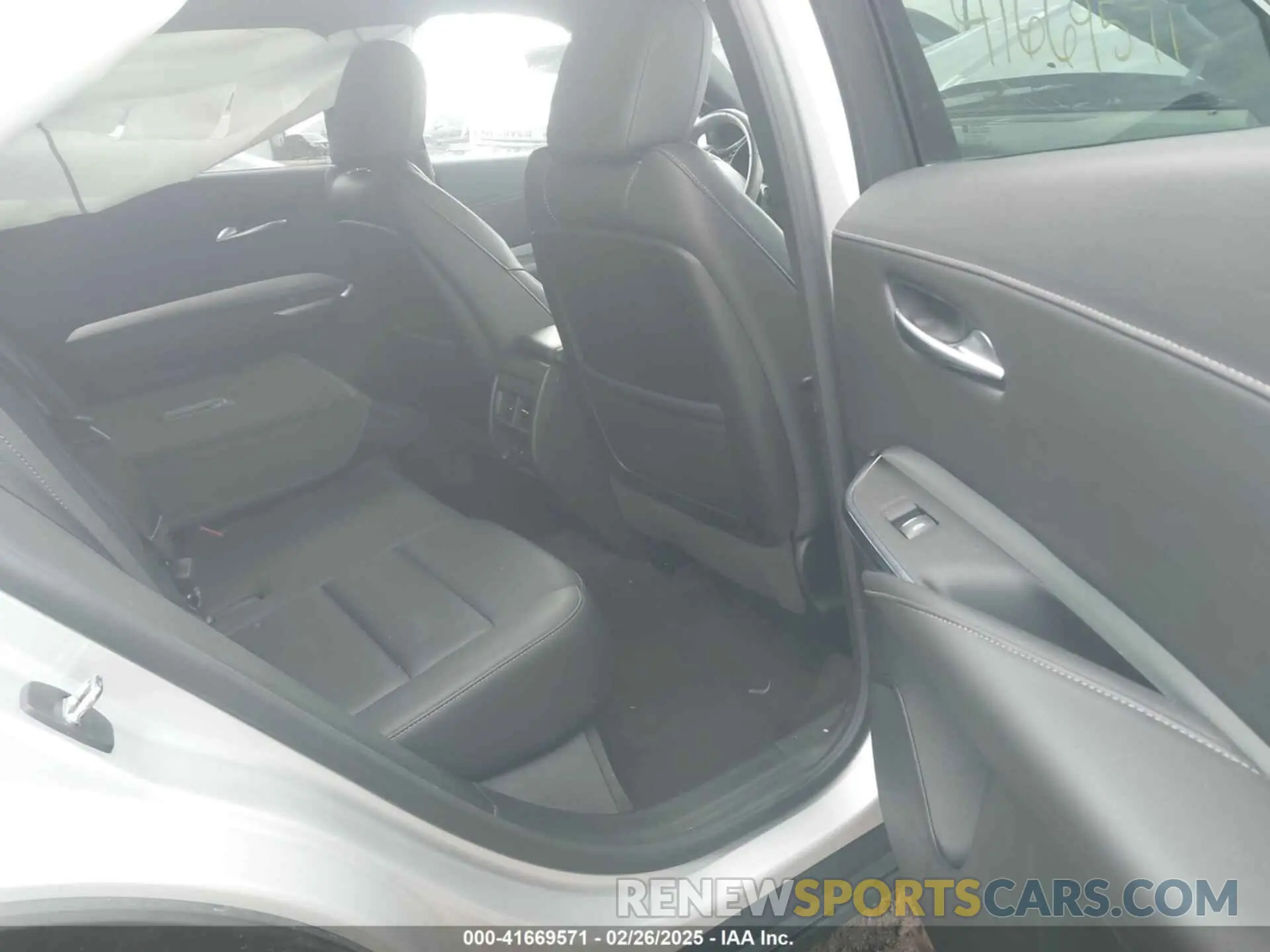 8 Photograph of a damaged car 1GYFZDR43NF152561 CADILLAC XT4 2022