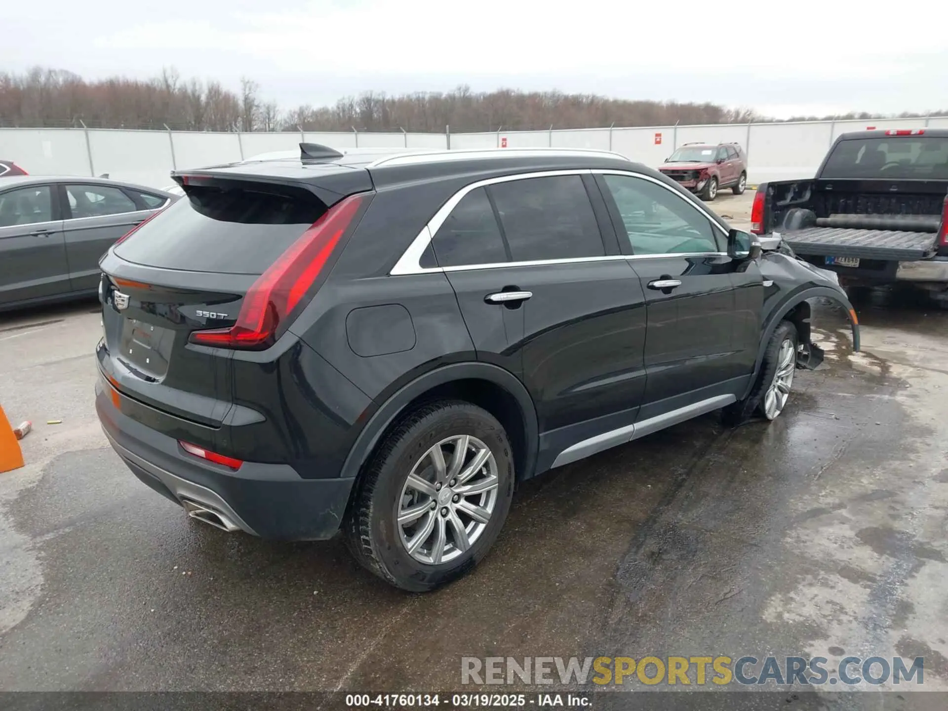 4 Photograph of a damaged car 1GYFZDR46NF100082 CADILLAC XT4 2022