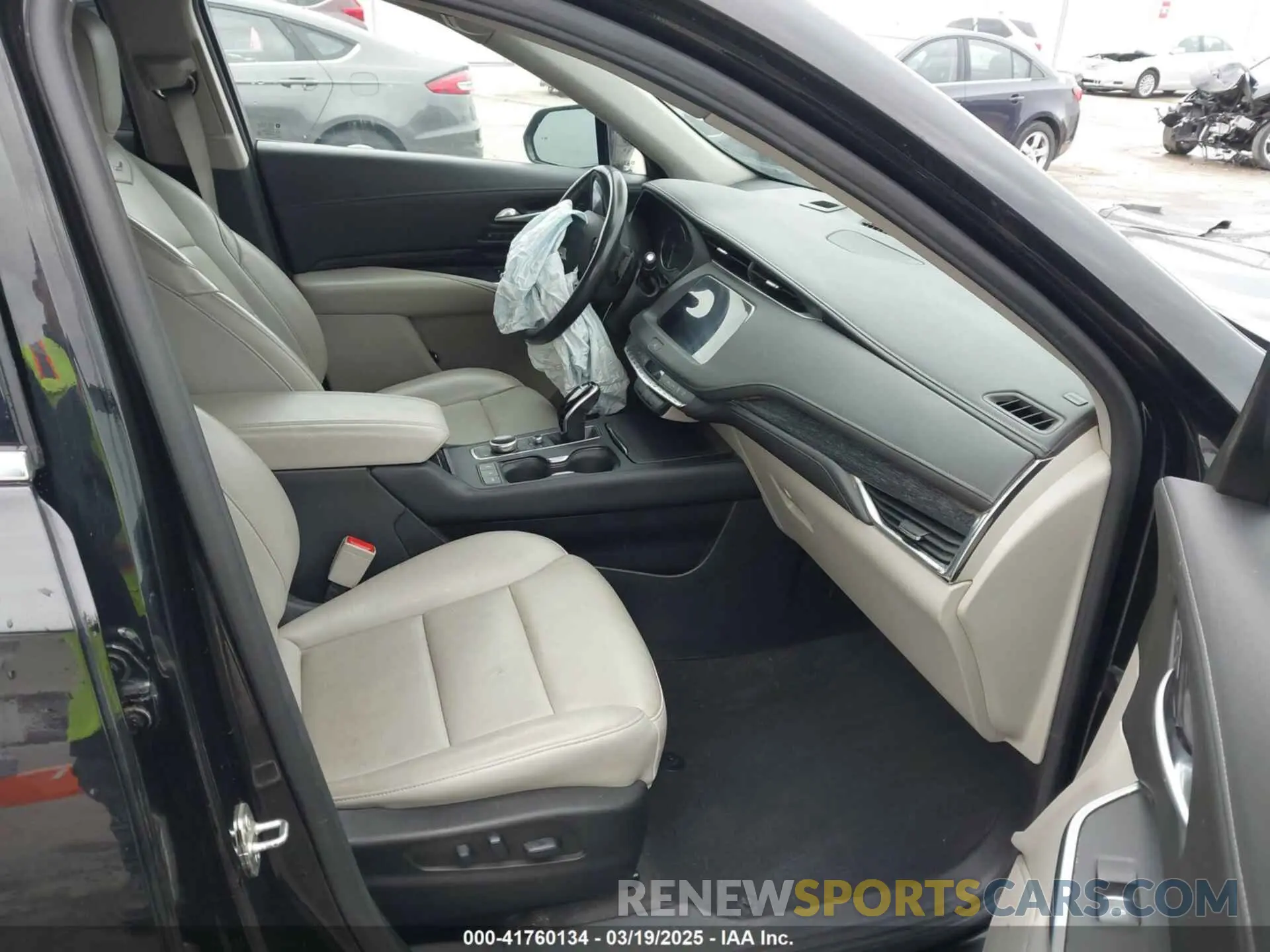 5 Photograph of a damaged car 1GYFZDR46NF100082 CADILLAC XT4 2022