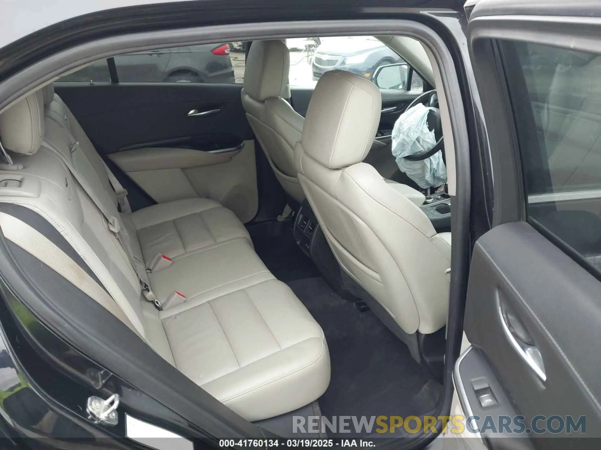 8 Photograph of a damaged car 1GYFZDR46NF100082 CADILLAC XT4 2022