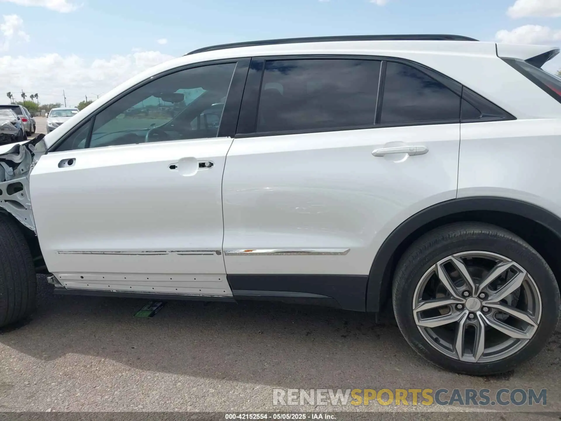 15 Photograph of a damaged car 1GYFZER44NF164899 CADILLAC XT4 2022