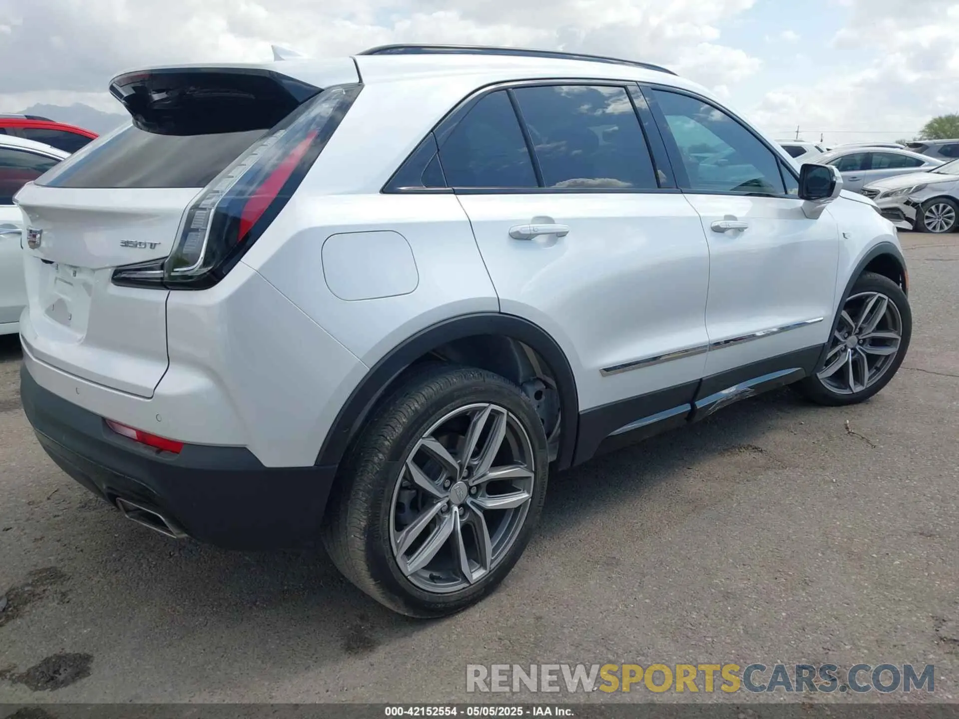 4 Photograph of a damaged car 1GYFZER44NF164899 CADILLAC XT4 2022