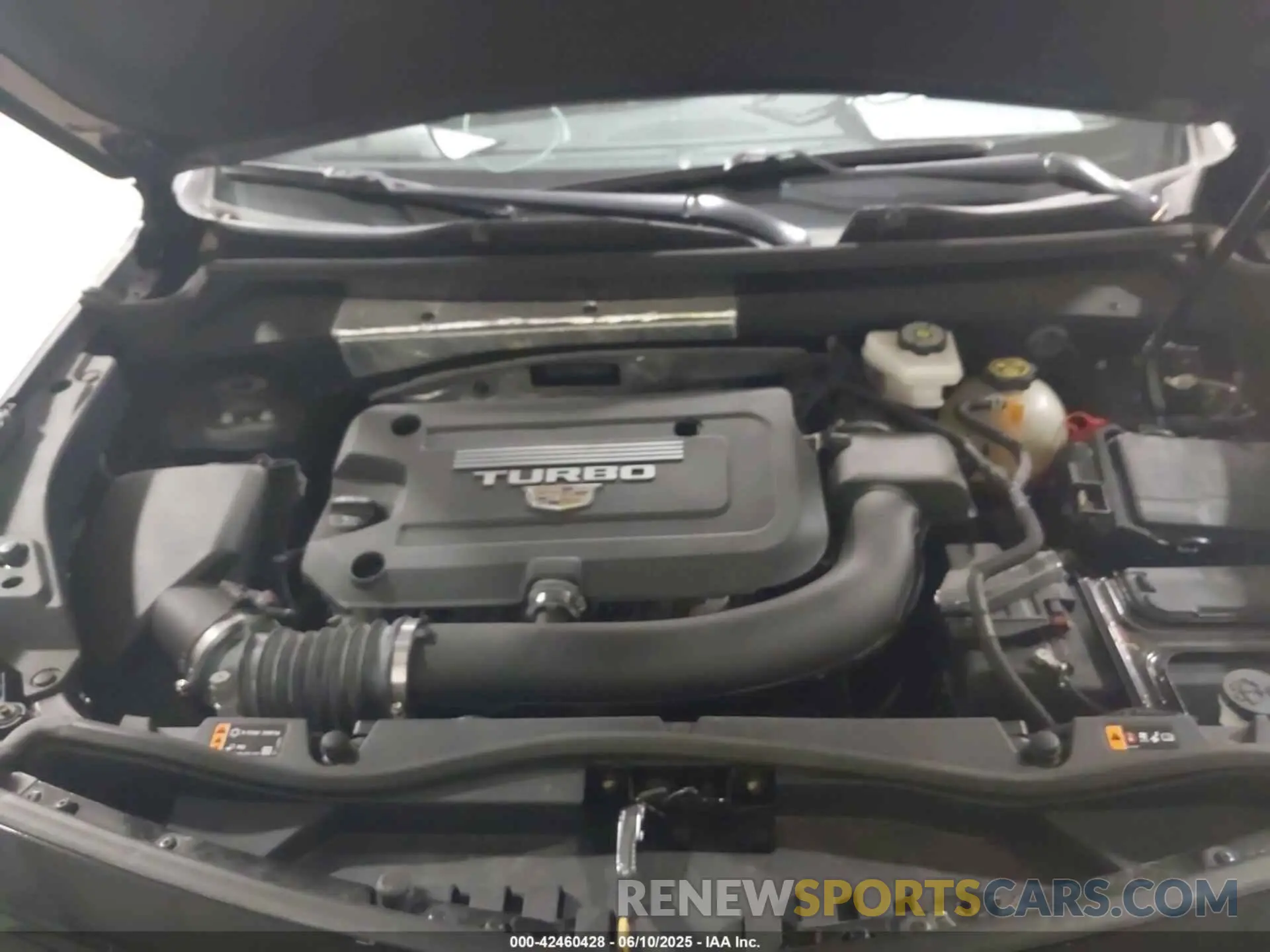 10 Photograph of a damaged car 1GYFZFR4XNF124137 CADILLAC XT4 2022